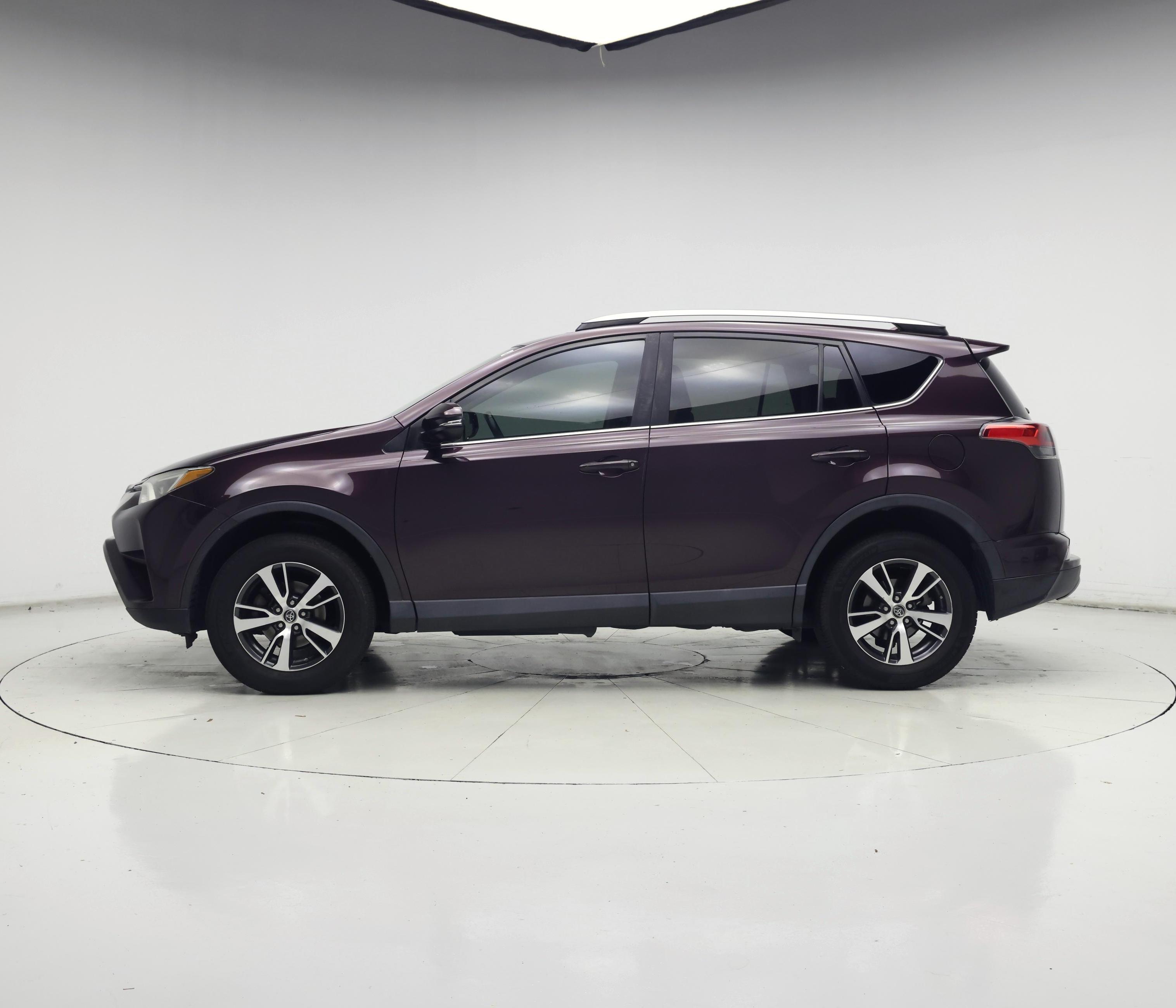 Thumbnail: 2017 Toyota RAV4 - 3