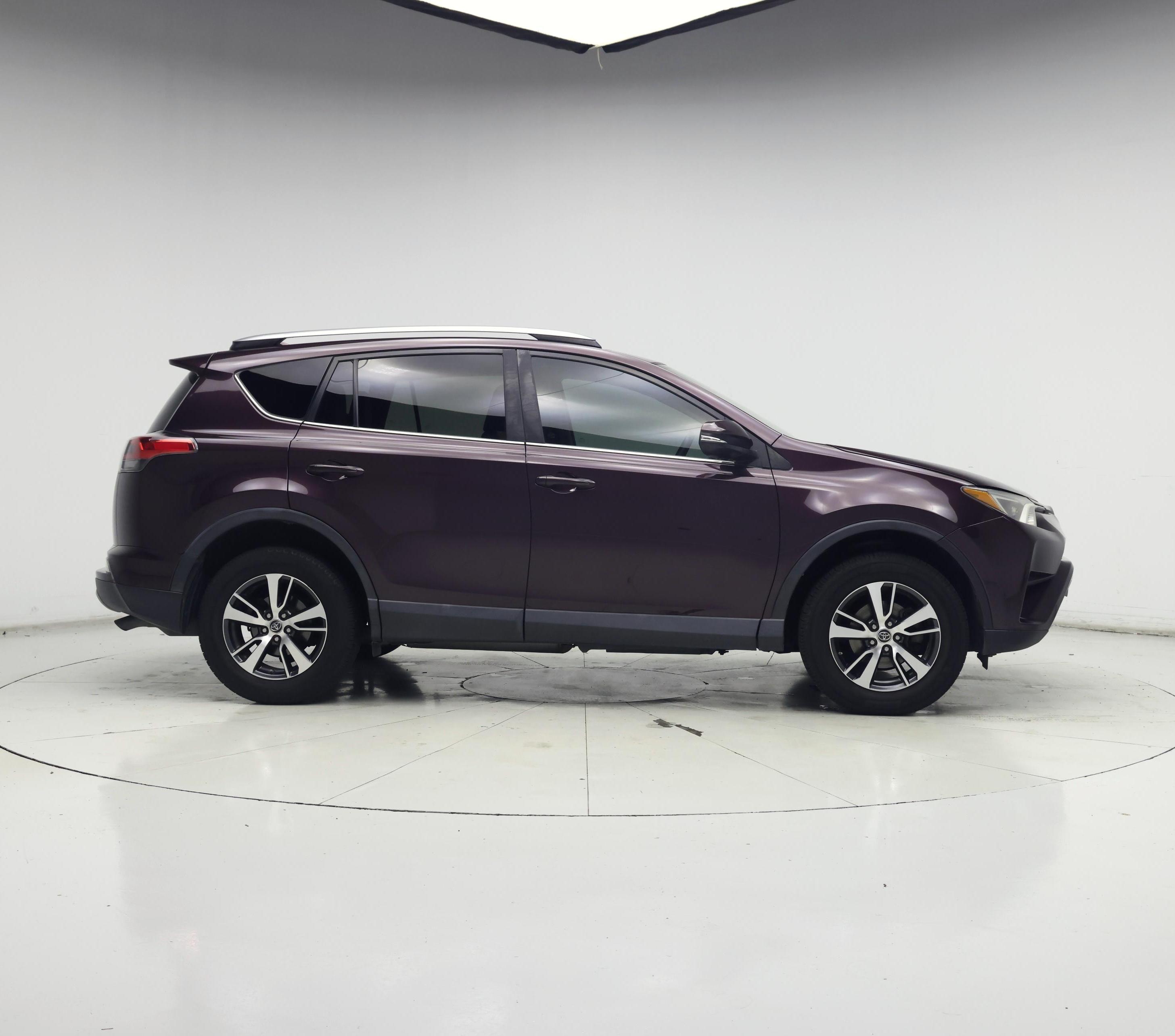 Thumbnail: 2017 Toyota RAV4 - 7
