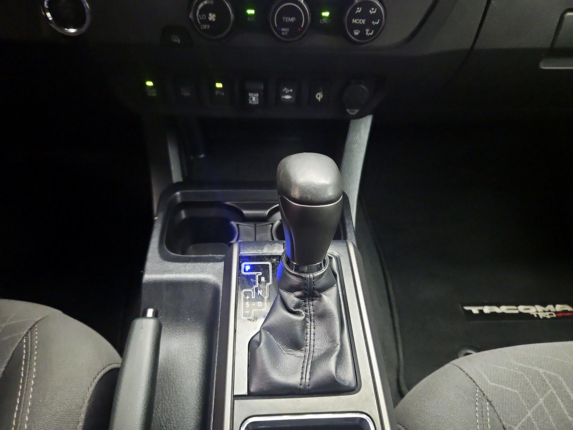 Thumbnail: 2019 Toyota Tacoma - 16