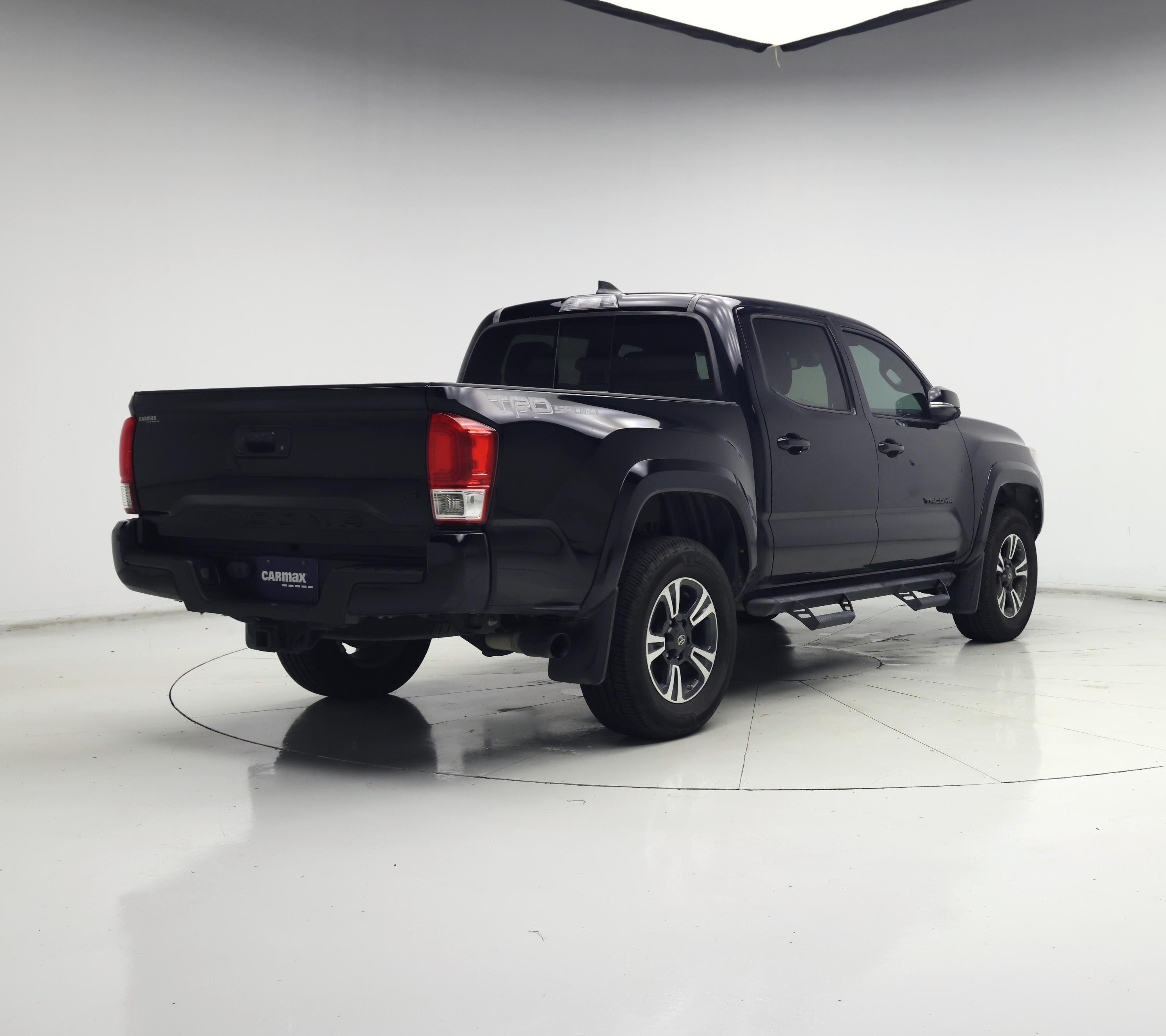 Thumbnail: 2019 Toyota Tacoma - 8