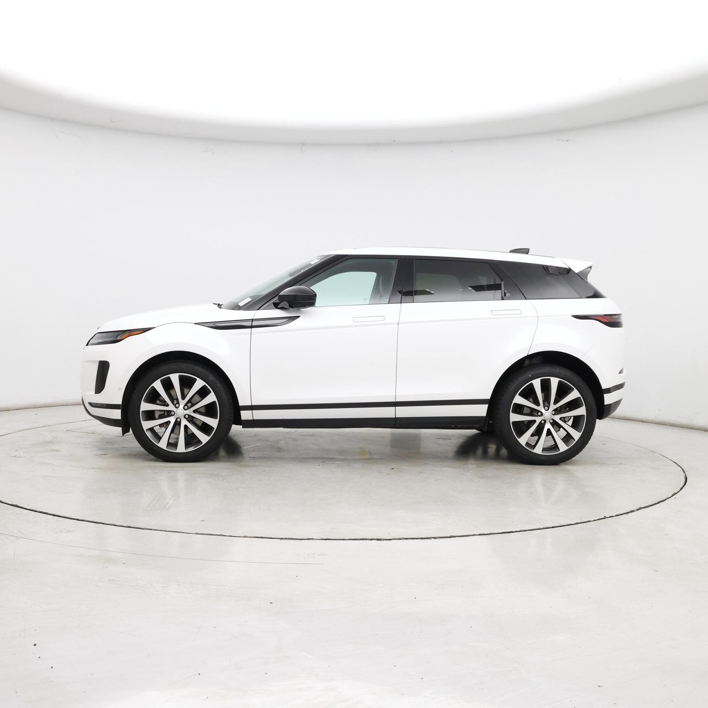 Thumbnail: 2024 Land Rover Range Rover Evoque - 3