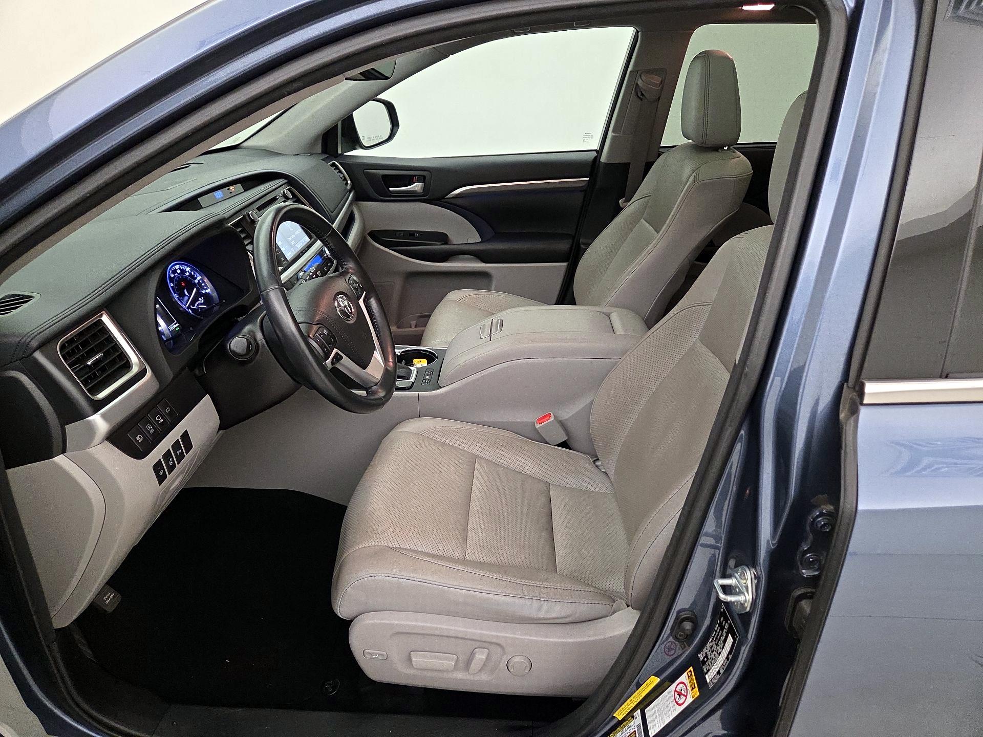 Thumbnail: 2017 Toyota Highlander - 11