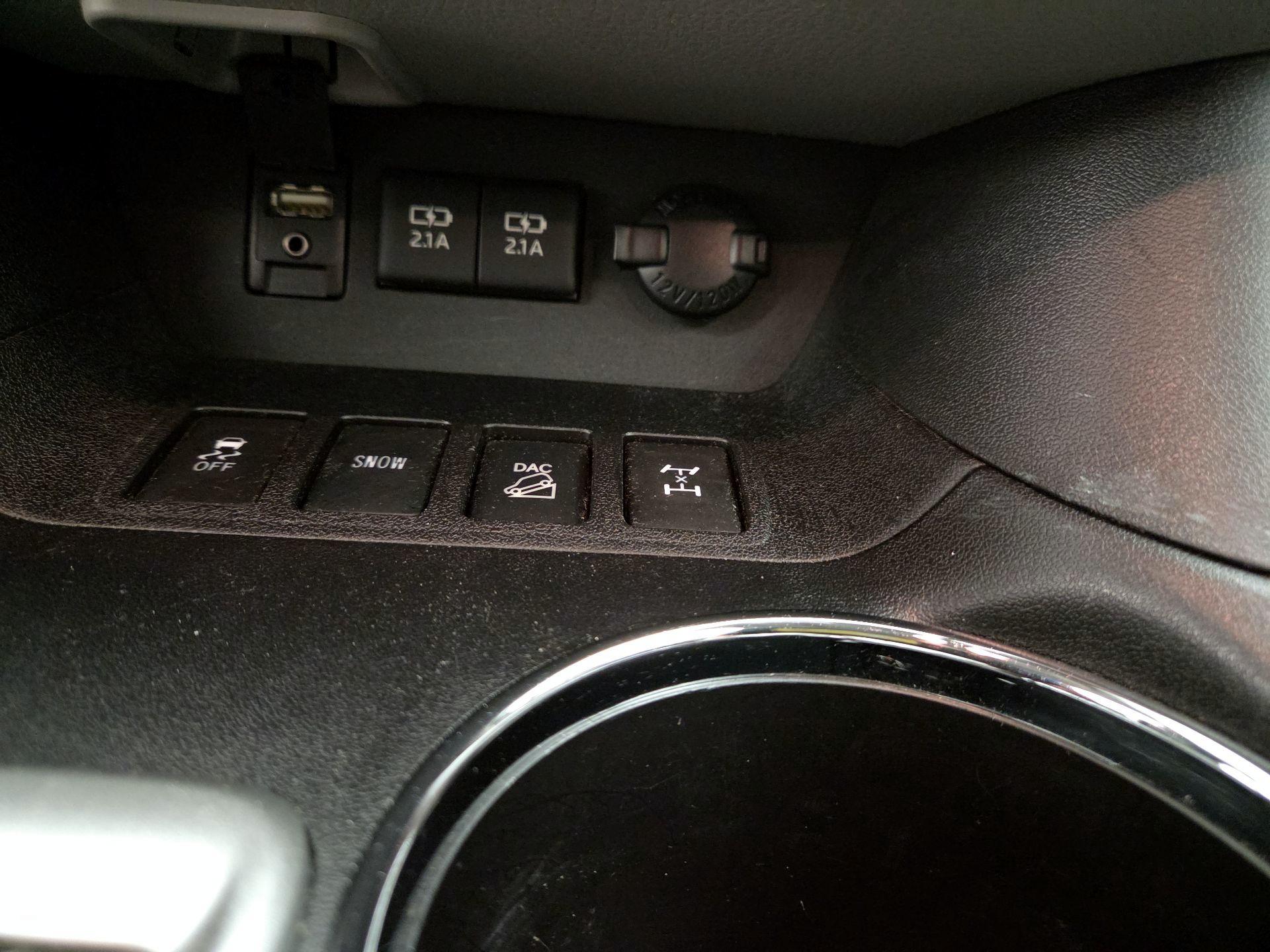 Thumbnail: 2017 Toyota Highlander - 18