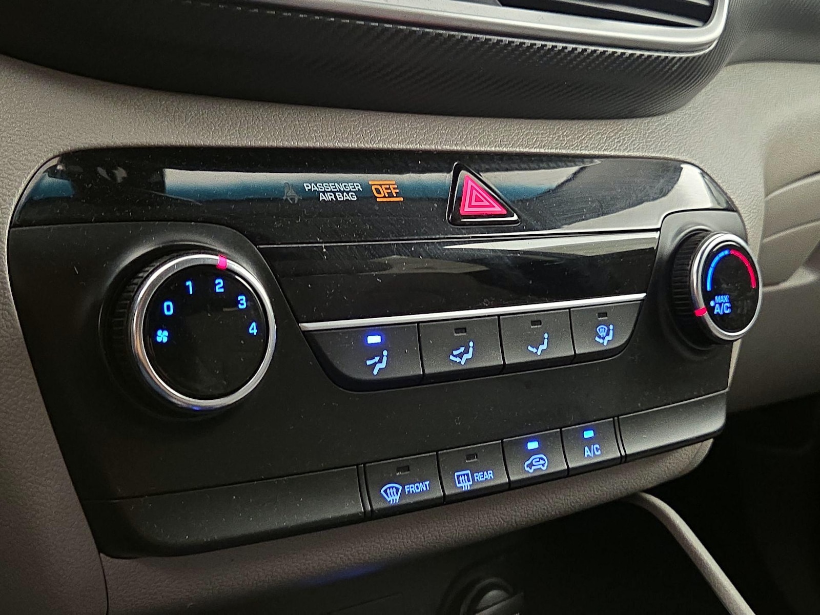 2020 Hyundai Tucson SE - Photo 17