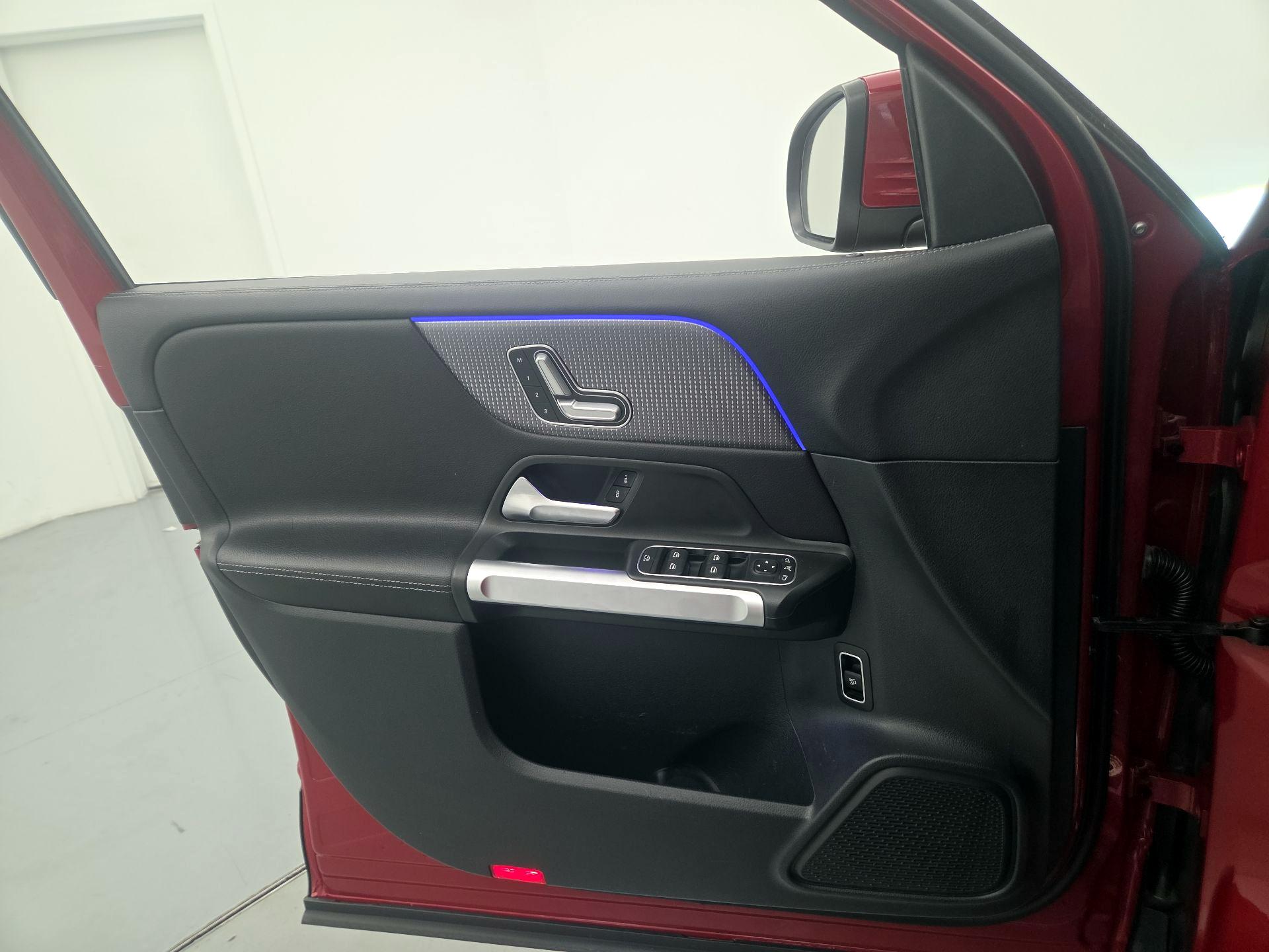 Thumbnail: 2021 Mercedes-Benz GLB - 12