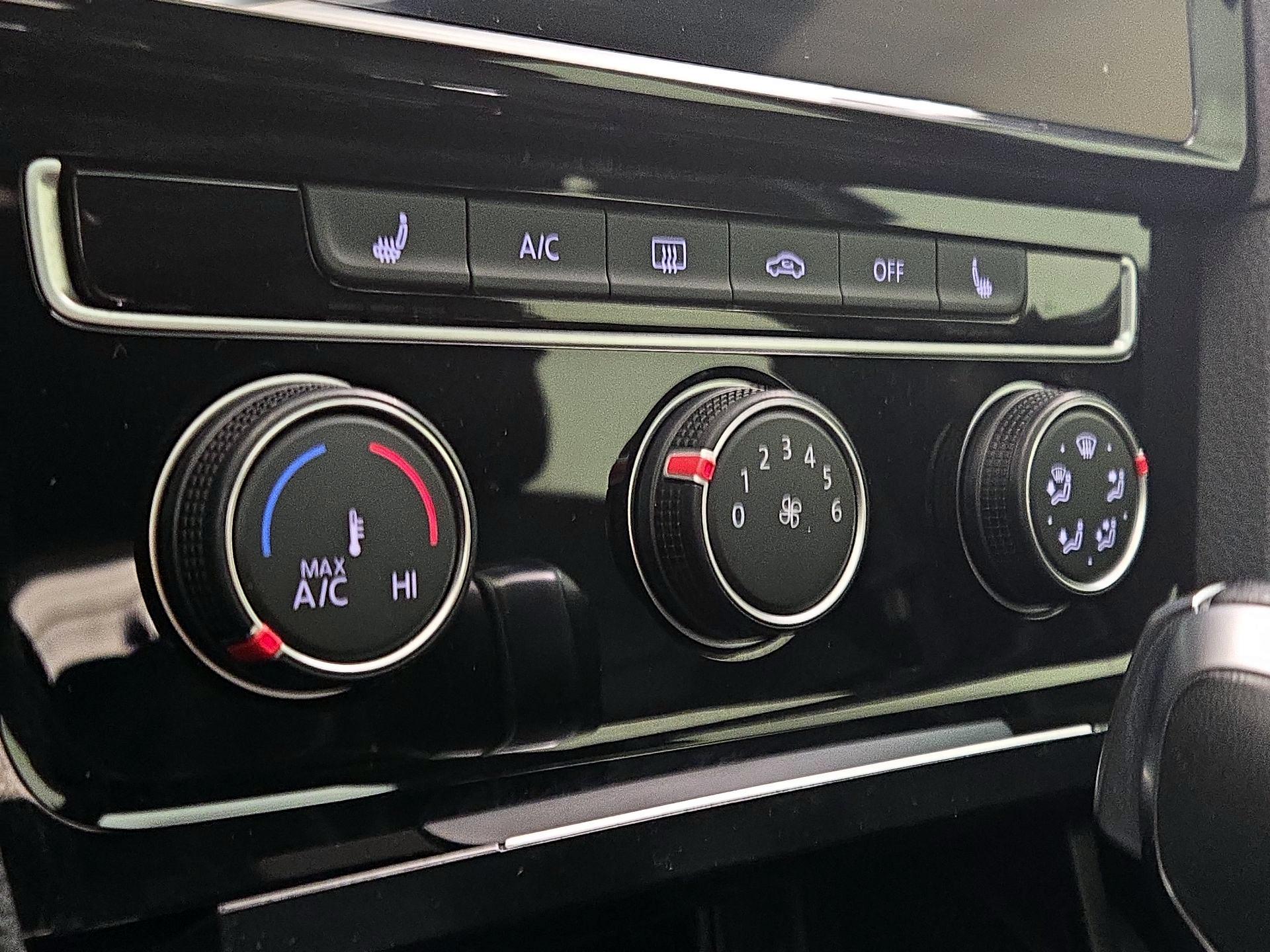 Thumbnail: 2020 Volkswagen Golf - 16