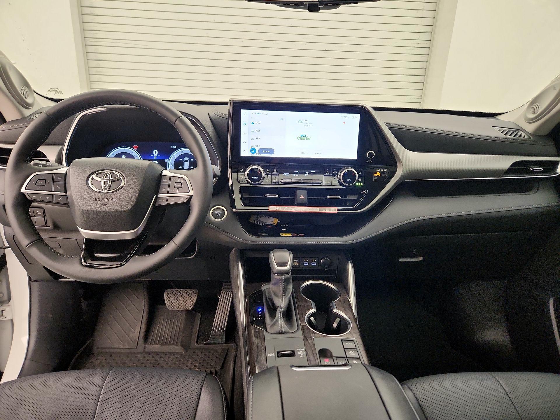 Thumbnail: 2026 Toyota Highlander - 9
