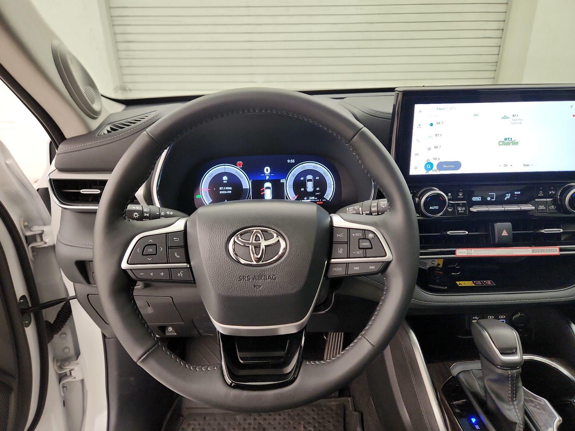 Thumbnail: 2026 Toyota Highlander - 10