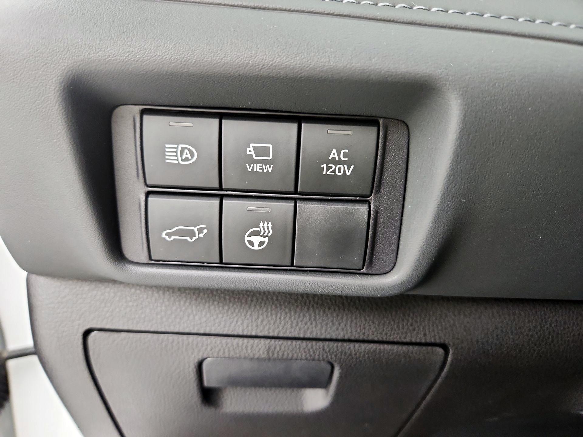 Thumbnail: 2026 Toyota Highlander - 13