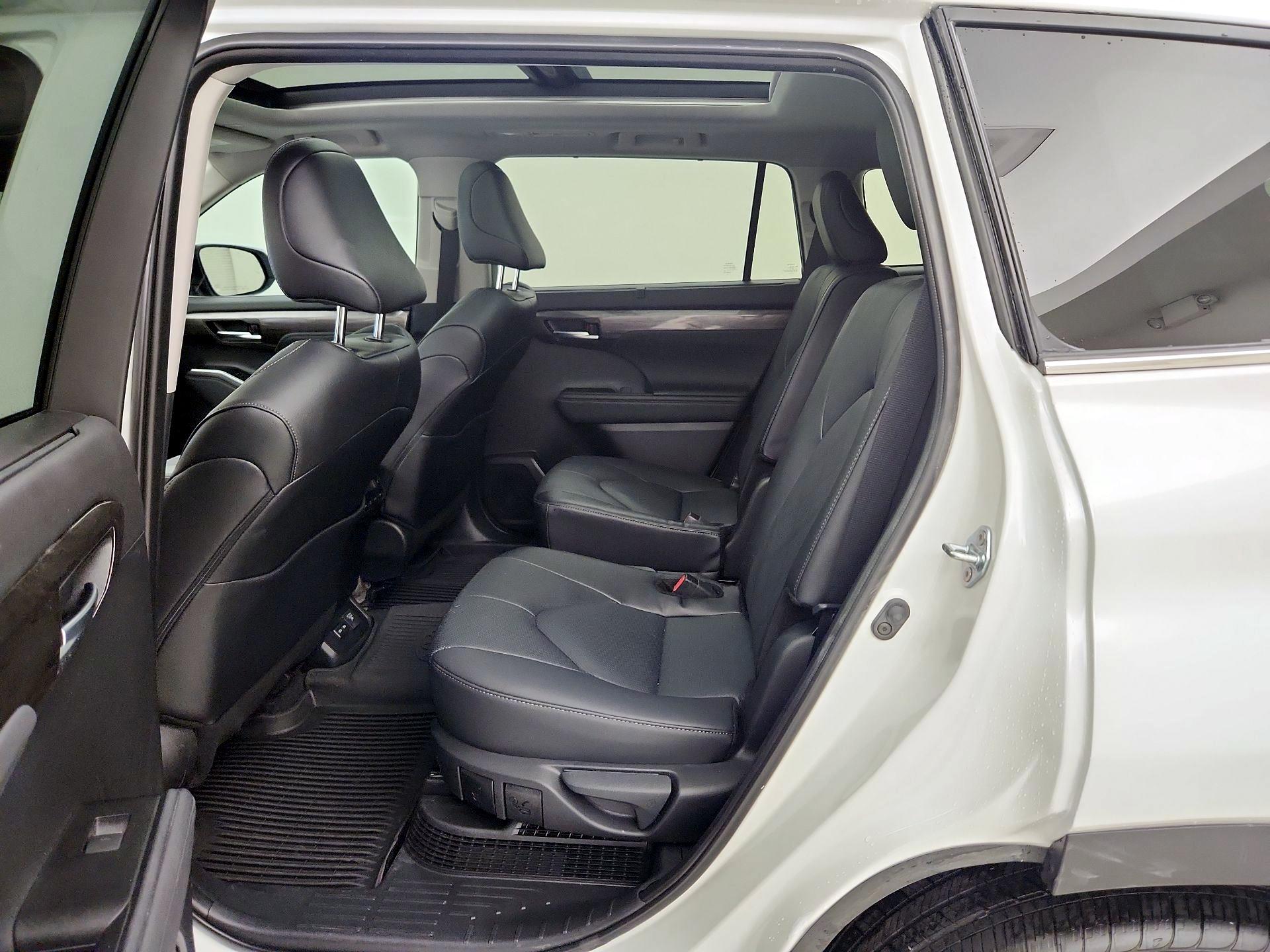 Thumbnail: 2026 Toyota Highlander - 20