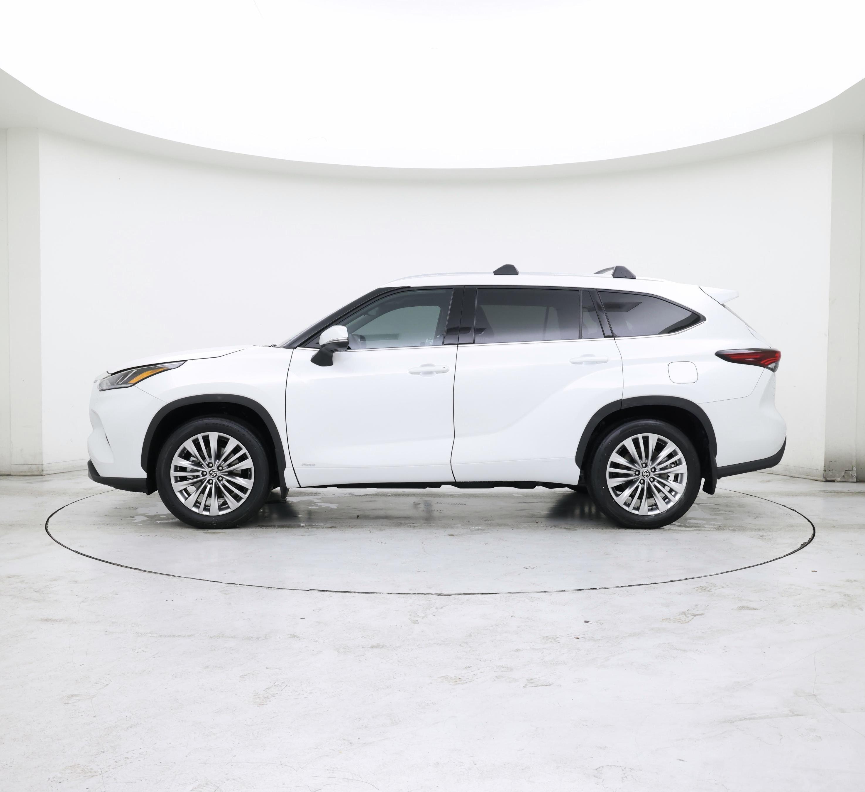 Thumbnail: 2026 Toyota Highlander - 3