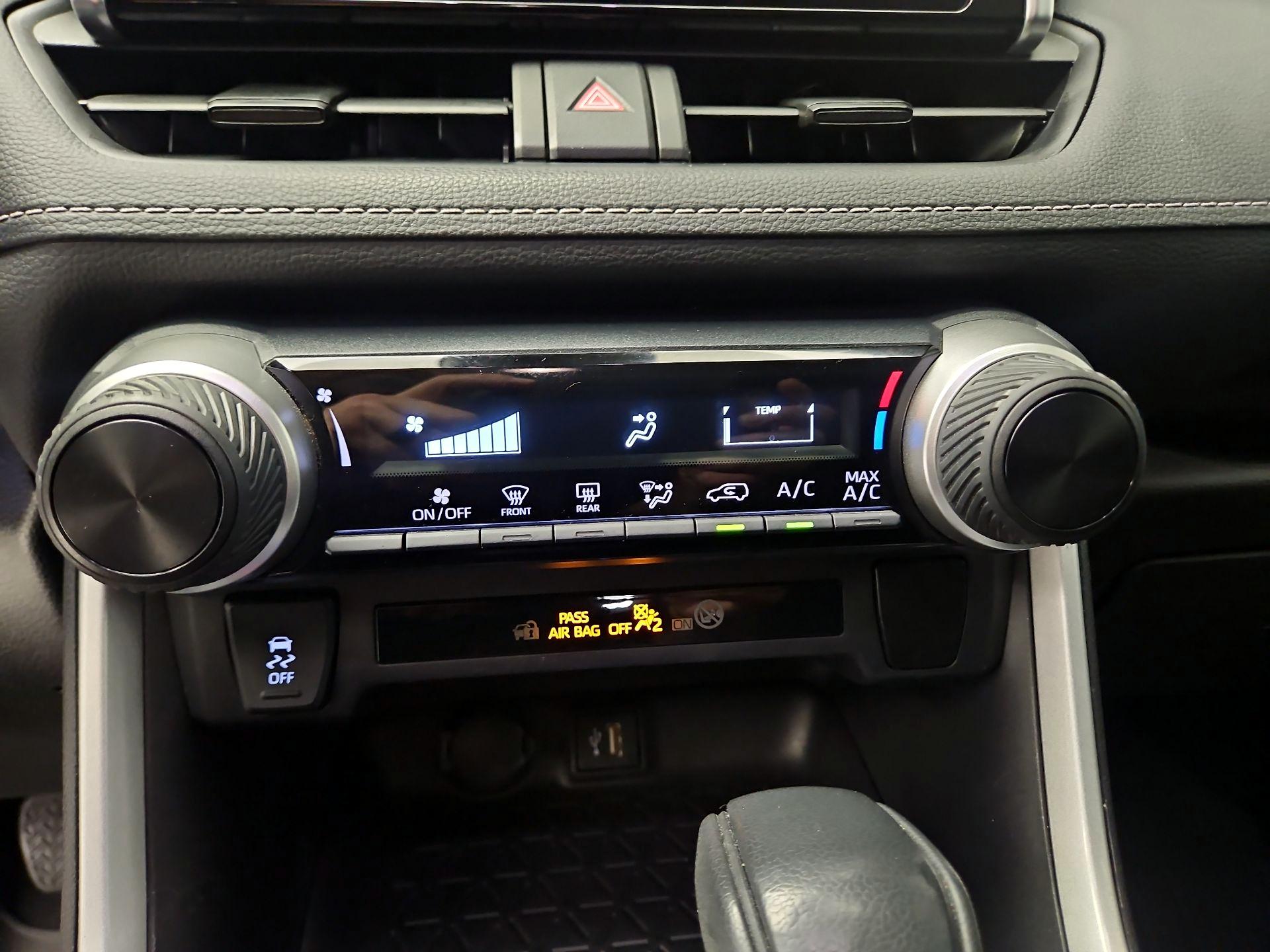 Thumbnail: 2023 Toyota RAV4 - 16