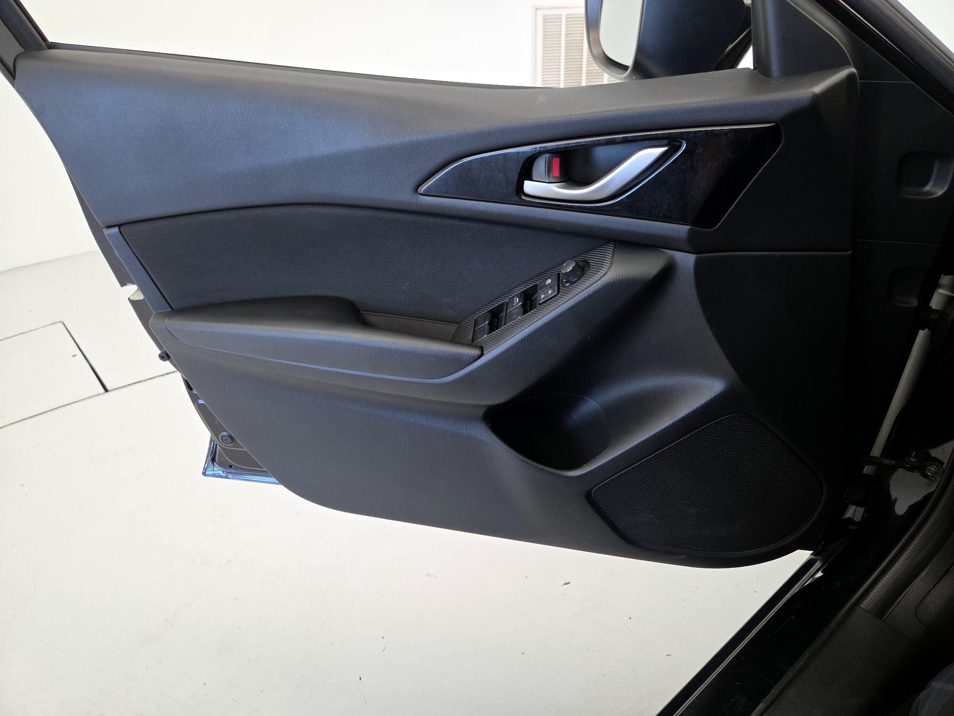 Thumbnail: 2015 Mazda Mazda3 - 12