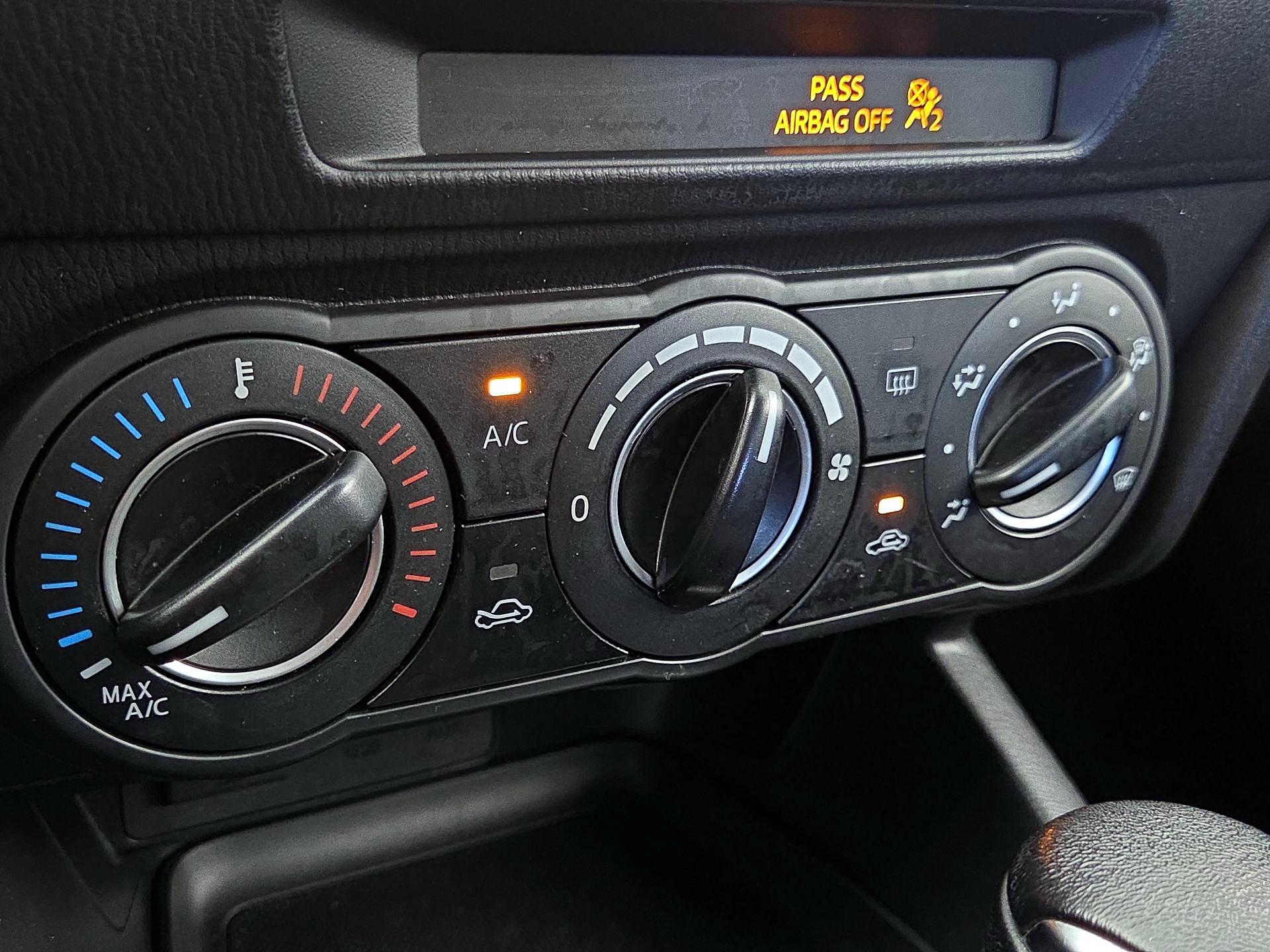 Thumbnail: 2015 Mazda Mazda3 - 17