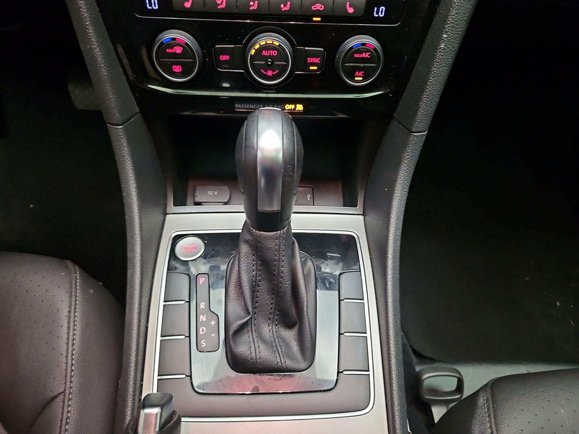 Thumbnail: 2021 Volkswagen Passat - 17