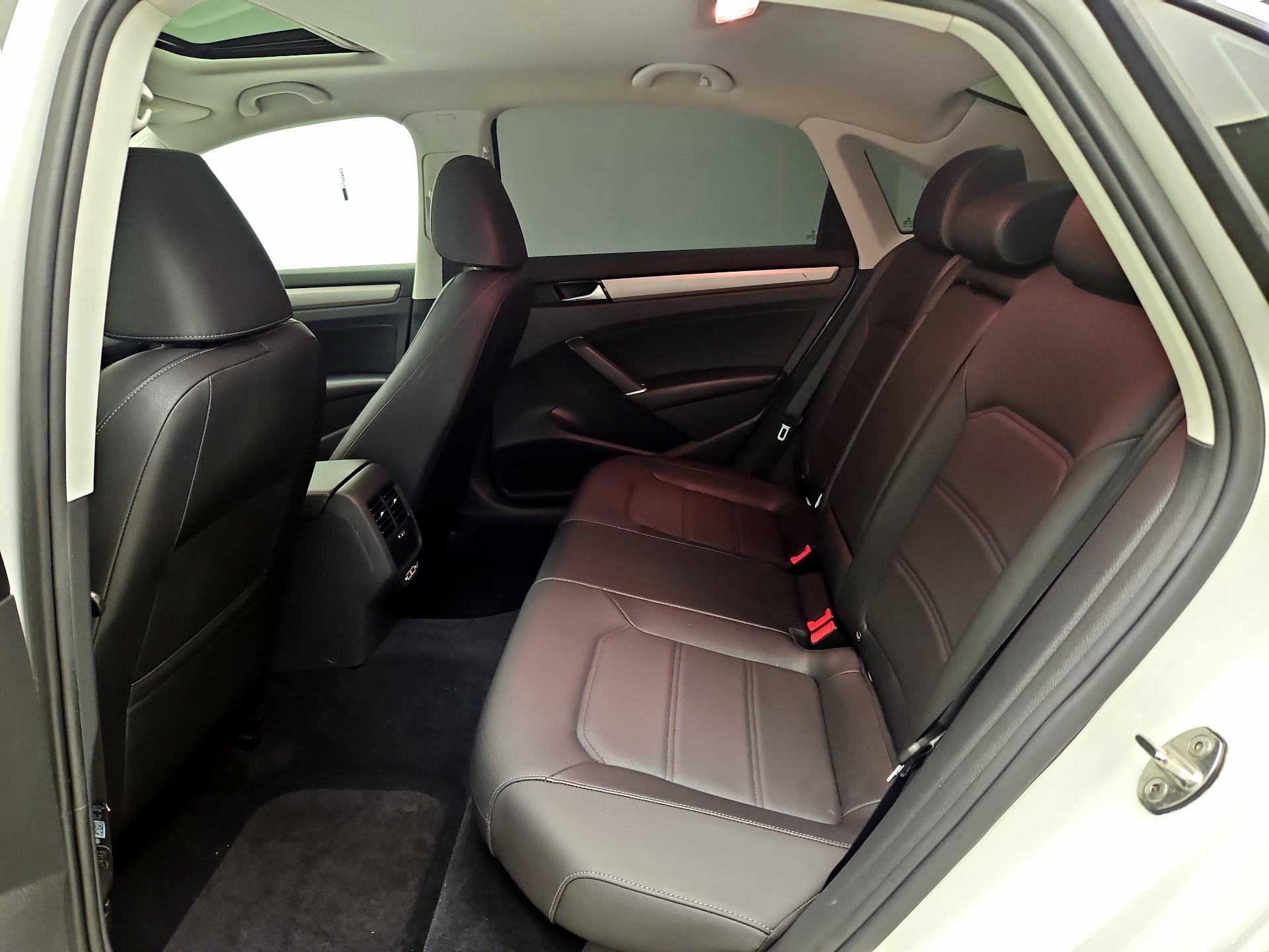 Thumbnail: 2021 Volkswagen Passat - 20