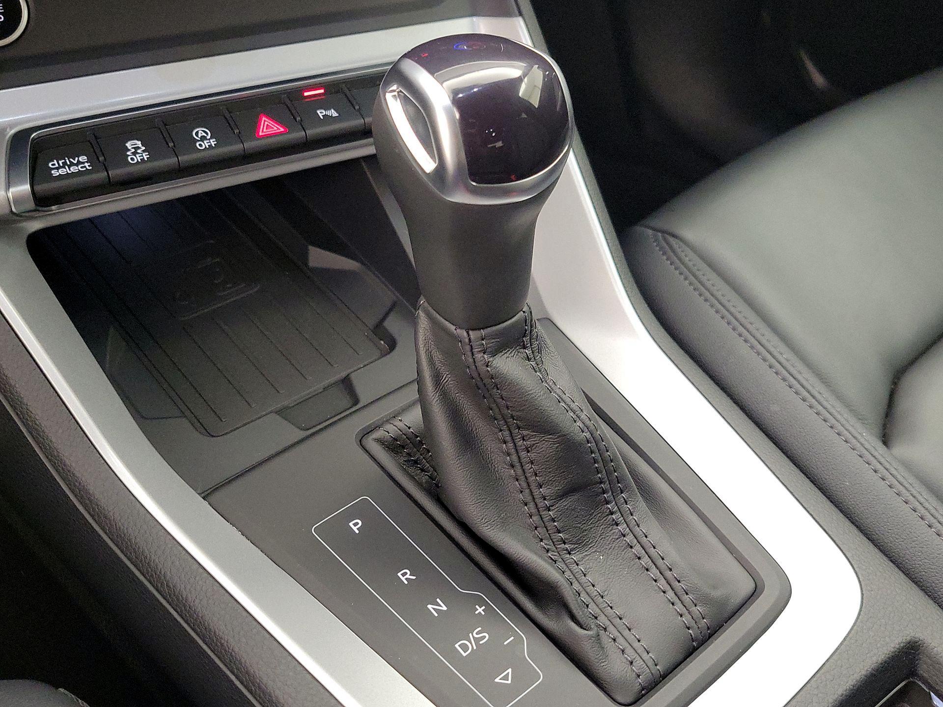Thumbnail: 2024 Audi Q3 - 17