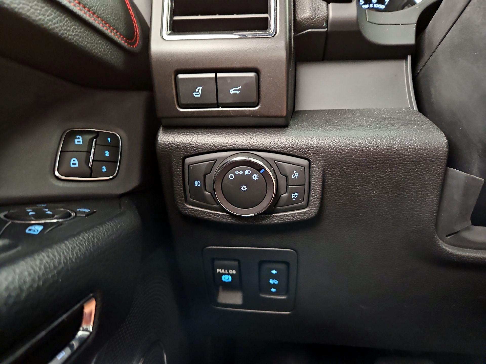 Thumbnail: 2019 Ford Expedition - 13