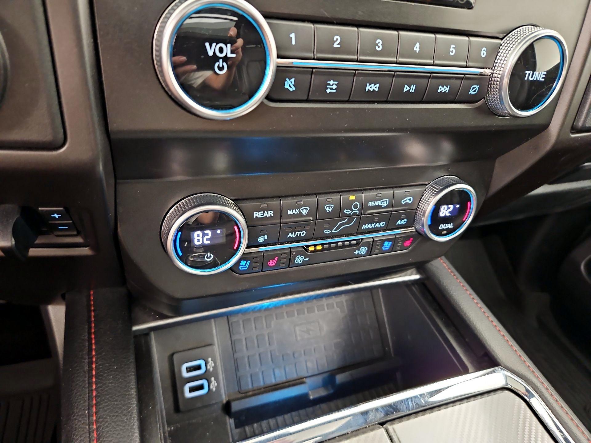 Thumbnail: 2019 Ford Expedition - 17