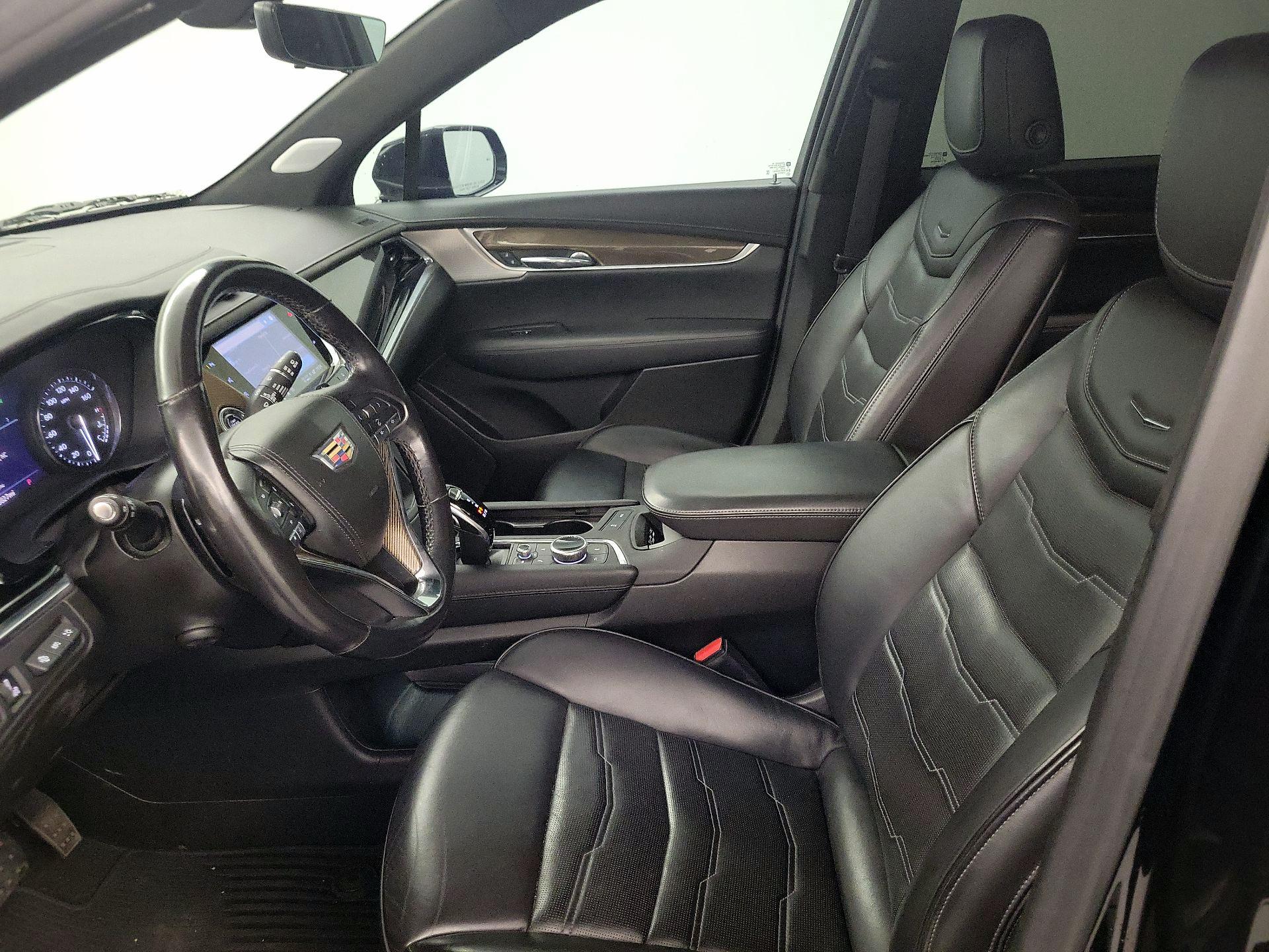 Thumbnail: 2021 Cadillac XT6 - 11