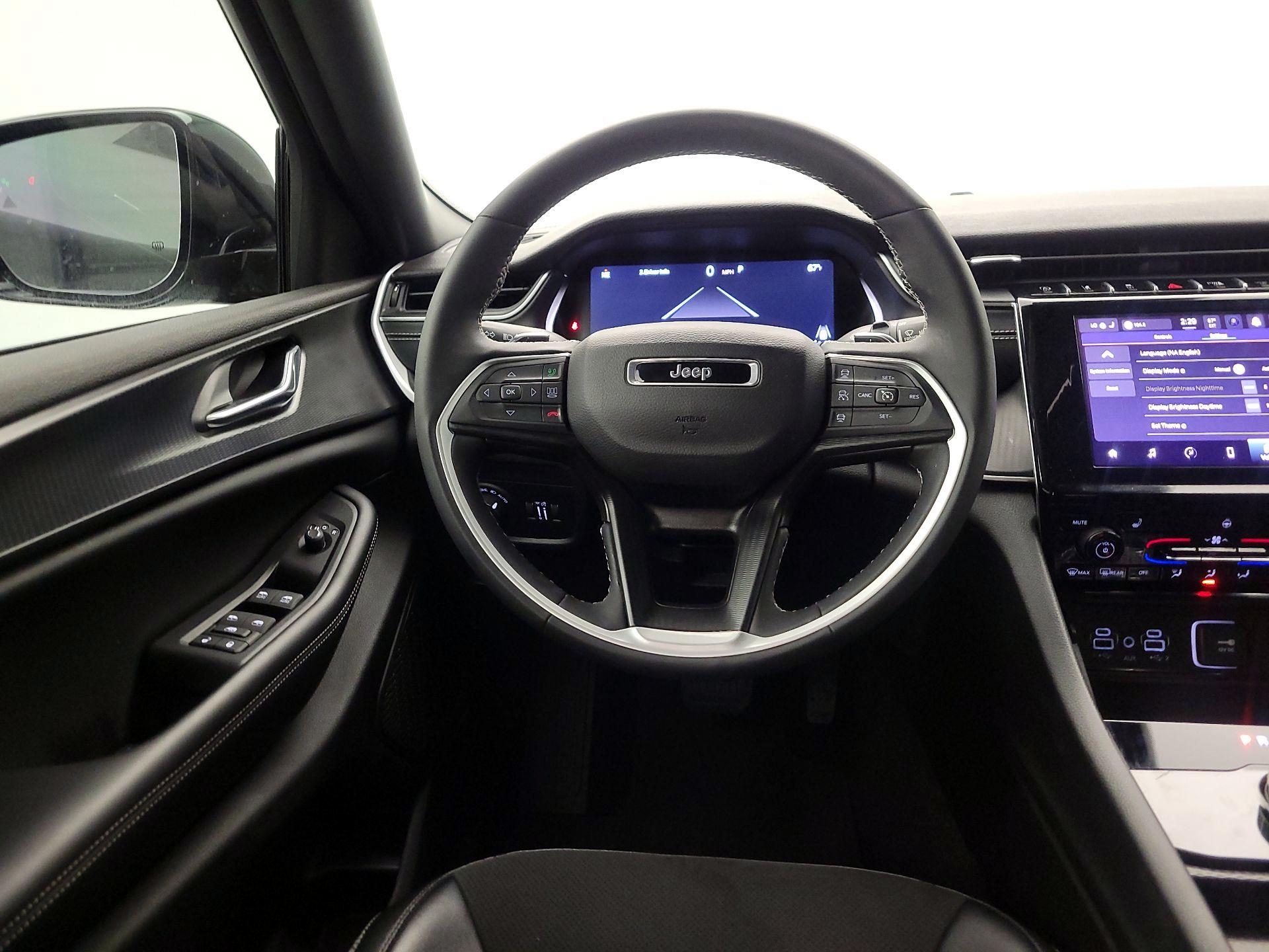 Thumbnail: 2024 Jeep Grand Cherokee - 10