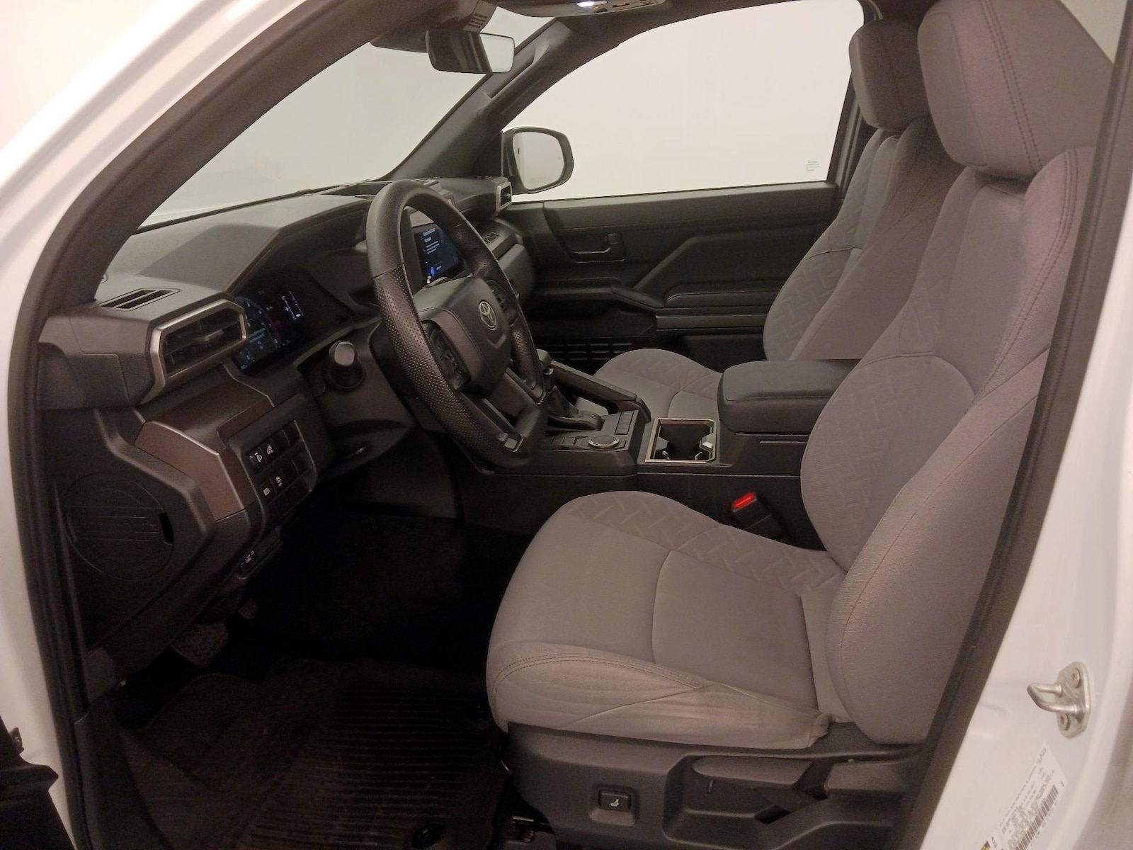 2024 Toyota Tacoma SR5 - Photo 12