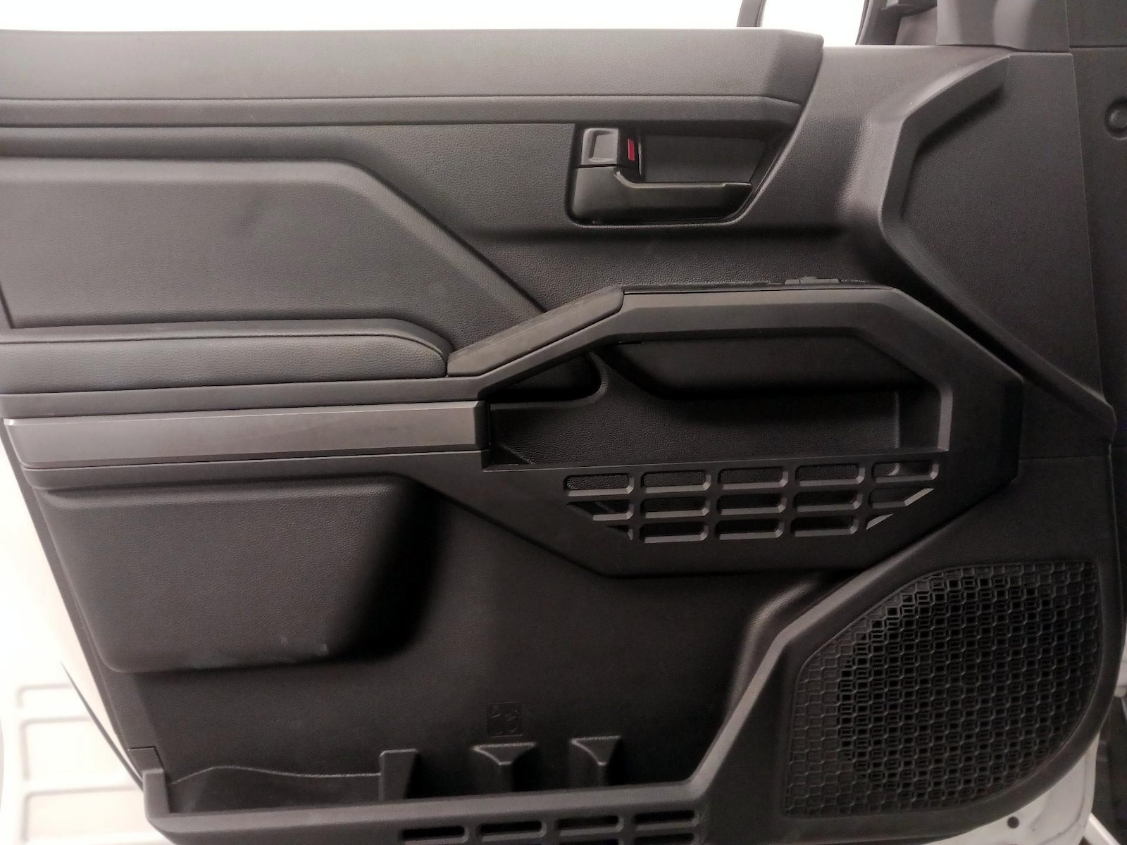 2024 Toyota Tacoma SR5 - Photo 13