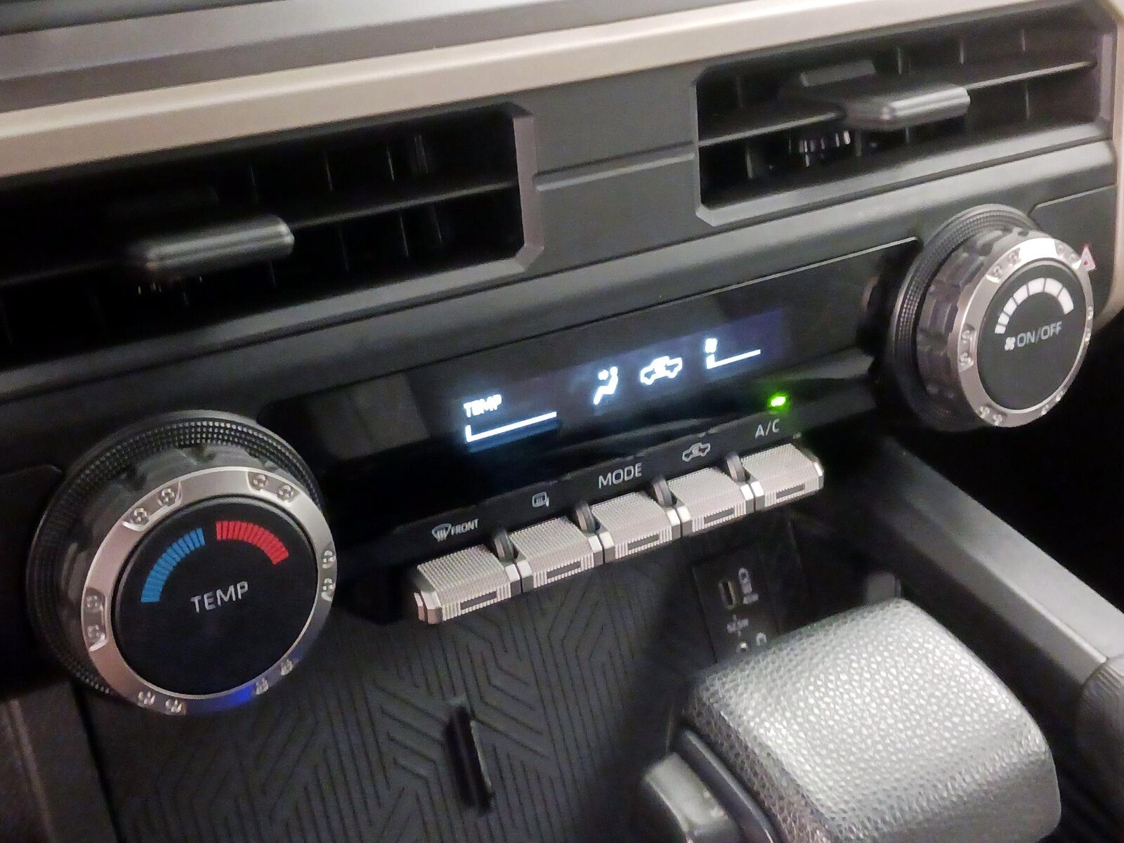 2024 Toyota Tacoma SR5 - Photo 17