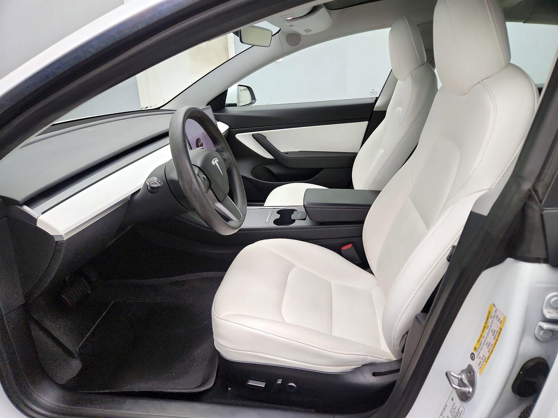 Thumbnail: 2021 Tesla Model 3 - 11