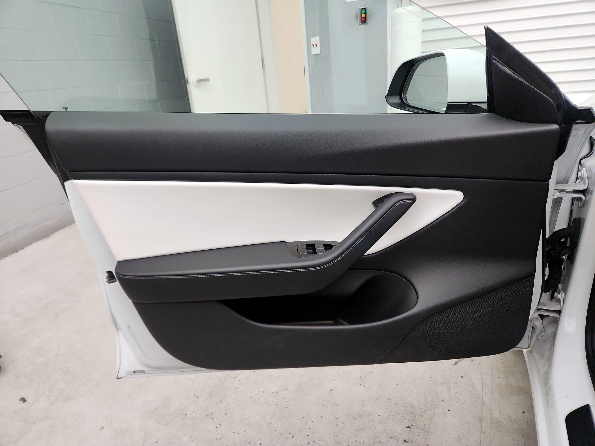 Thumbnail: 2021 Tesla Model 3 - 12