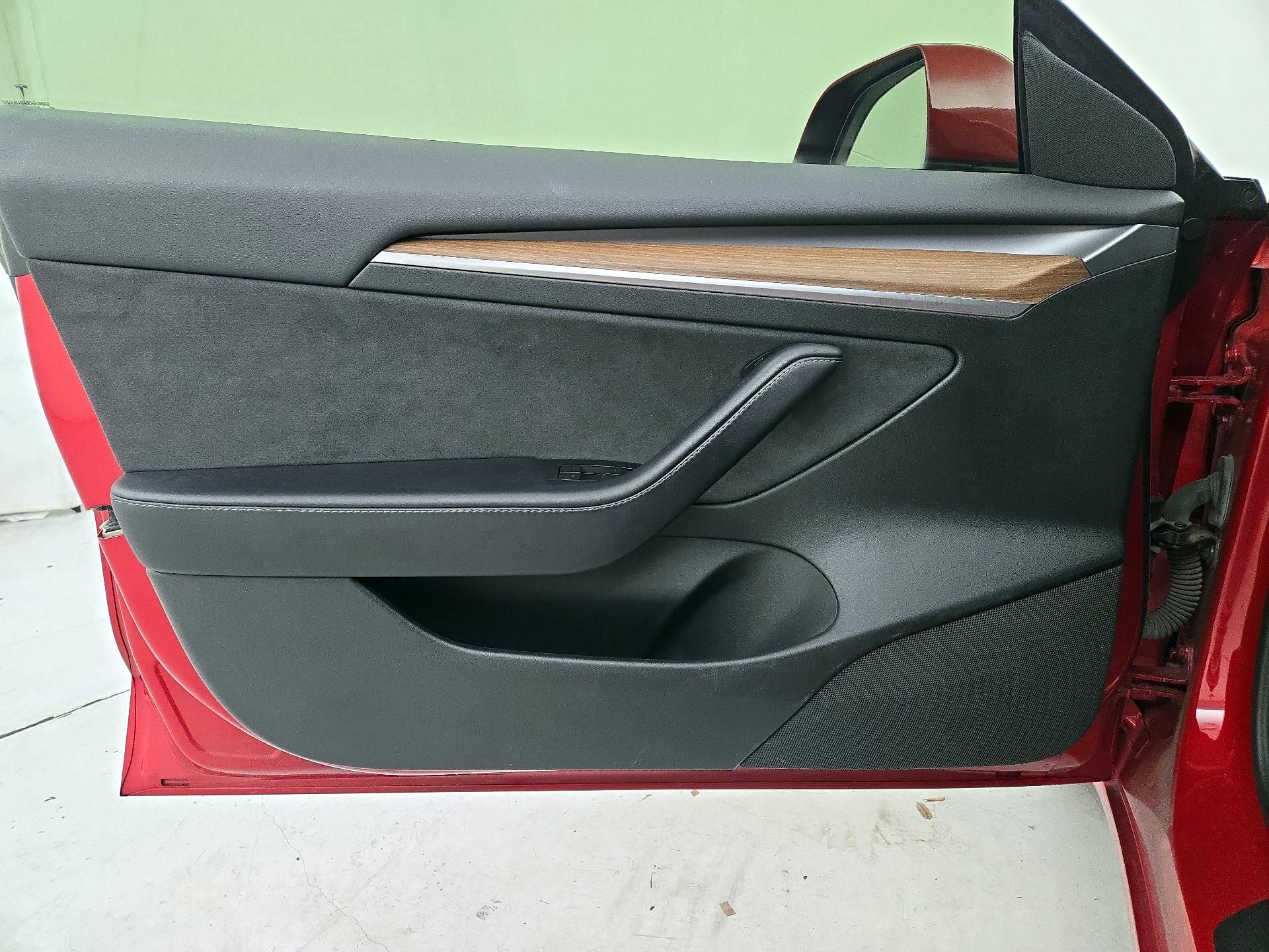Thumbnail: 2023 Tesla Model 3 - 12