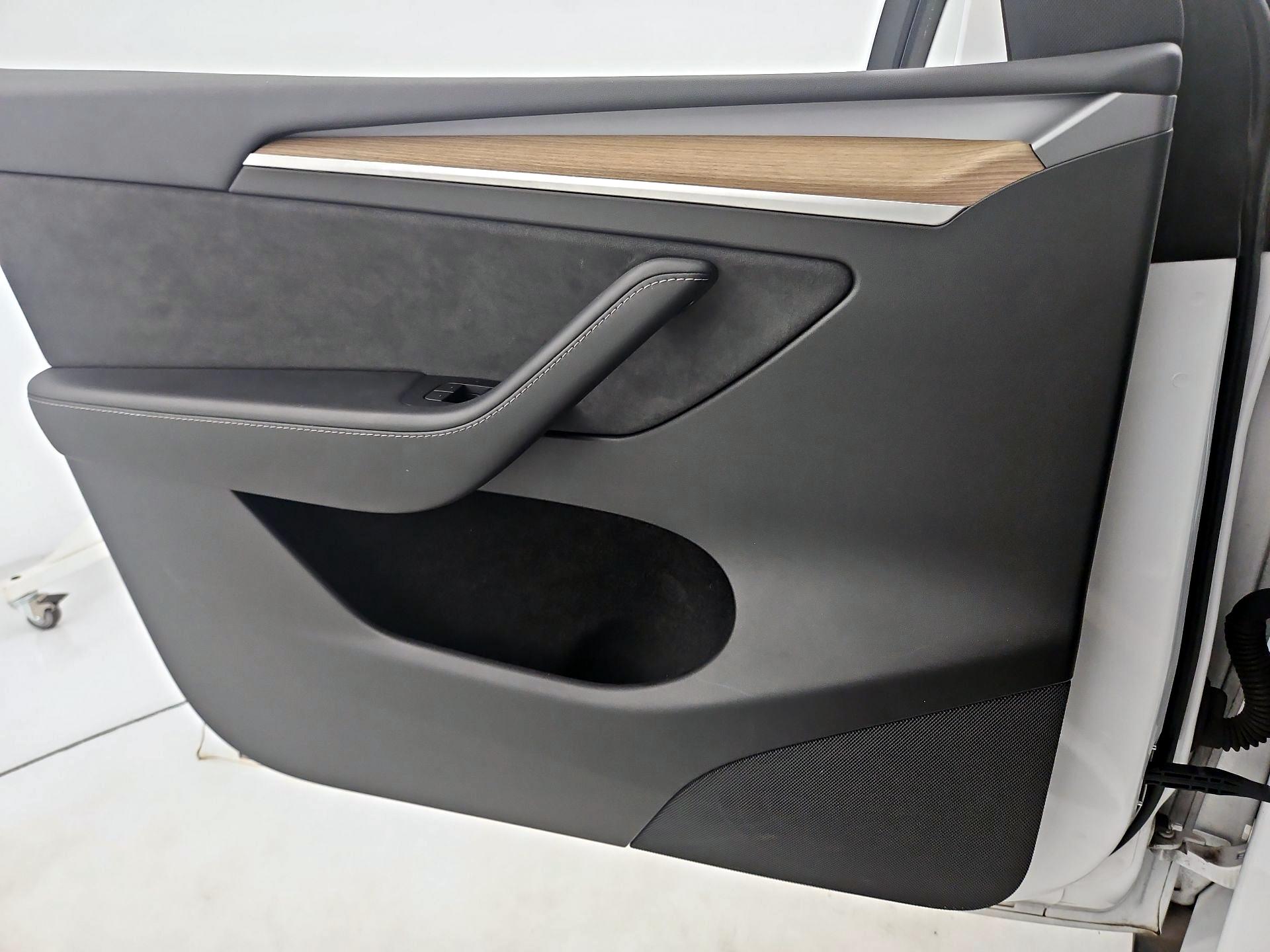 Thumbnail: 2022 Tesla Model Y - 12