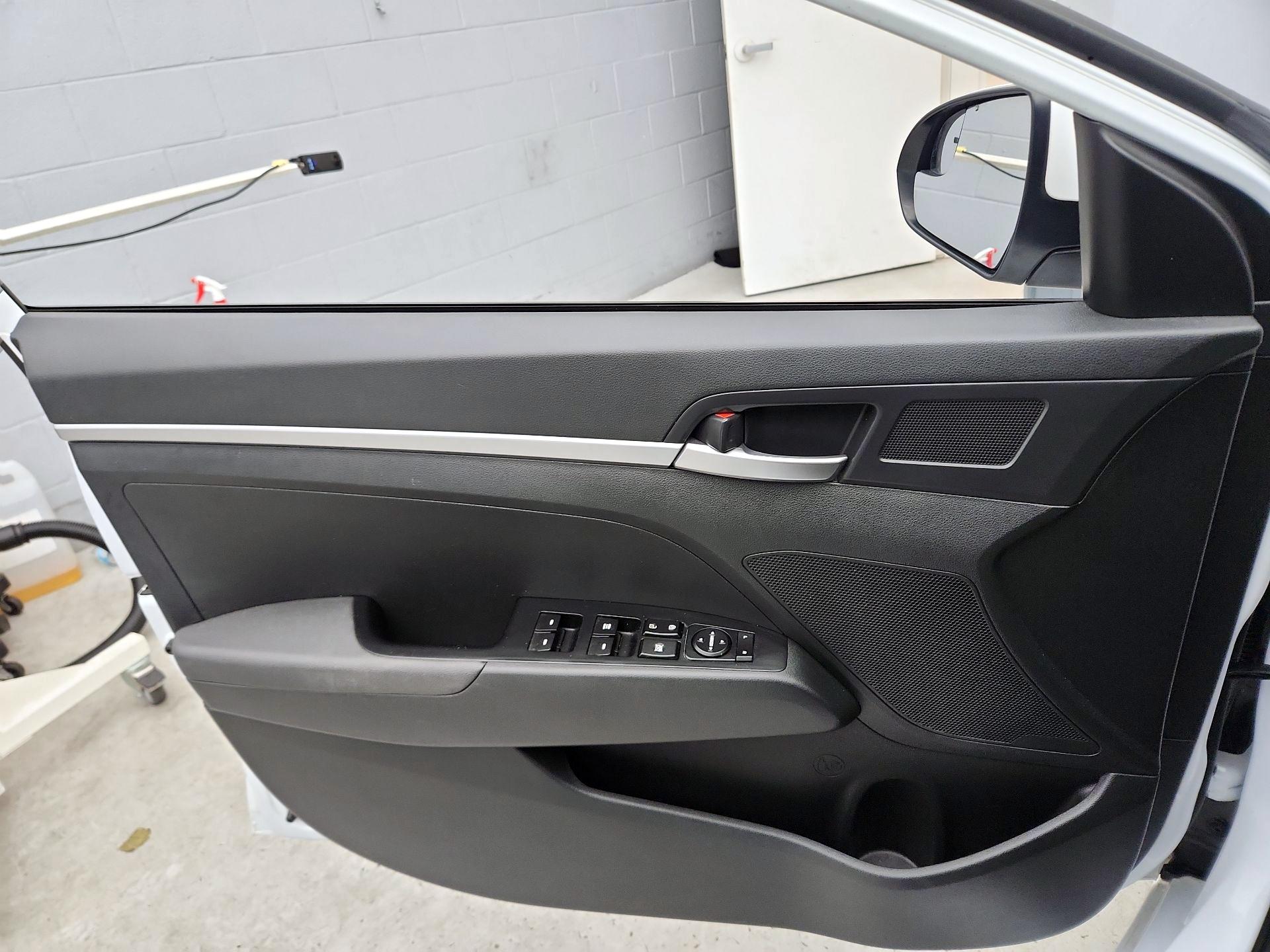Thumbnail: 2019 Hyundai Elantra - 12