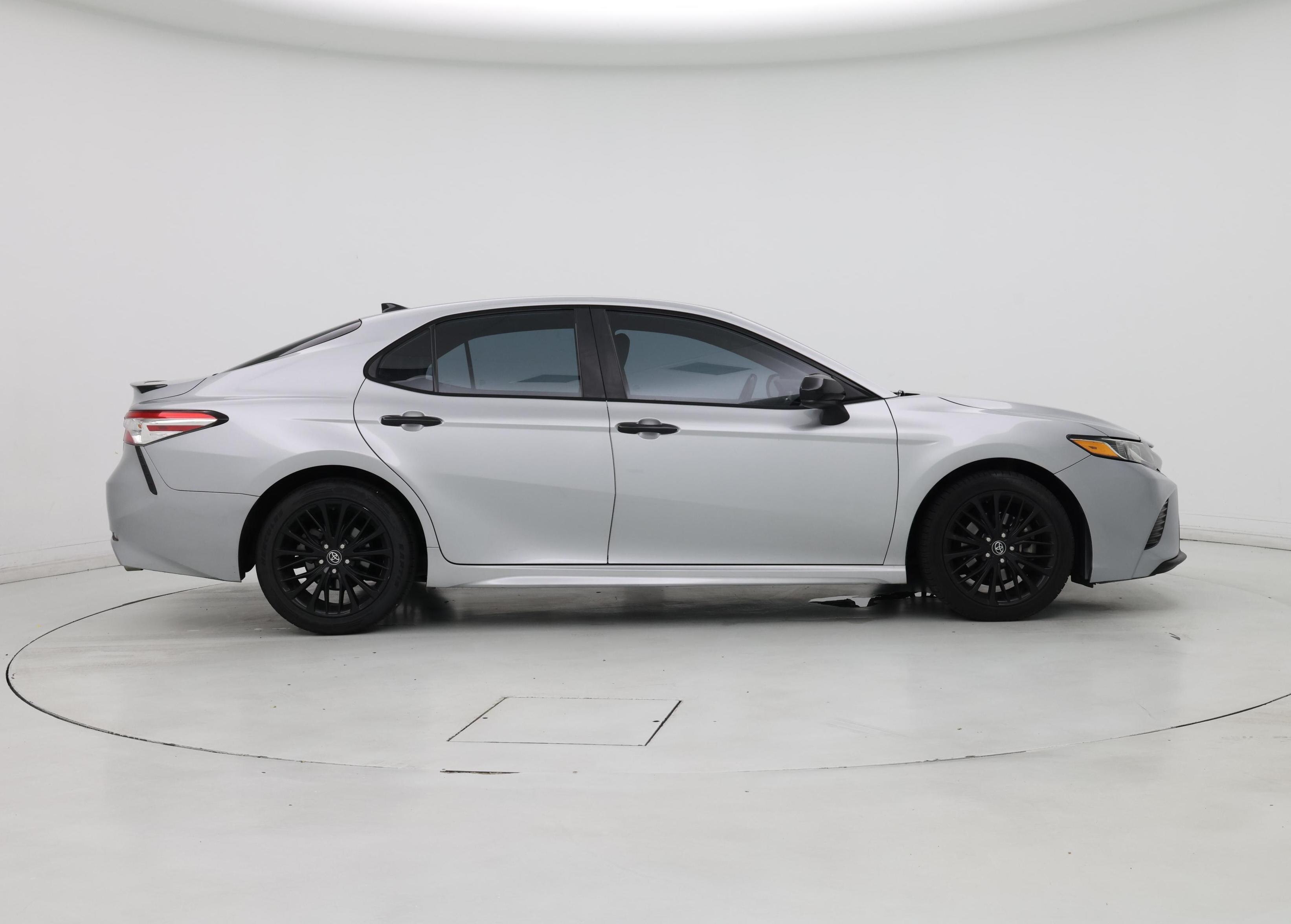 Thumbnail: 2020 Toyota Camry - 7