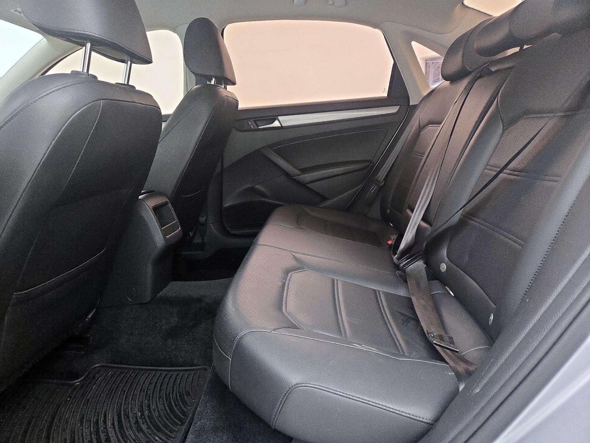 Thumbnail: 2015 Volkswagen Passat - 19