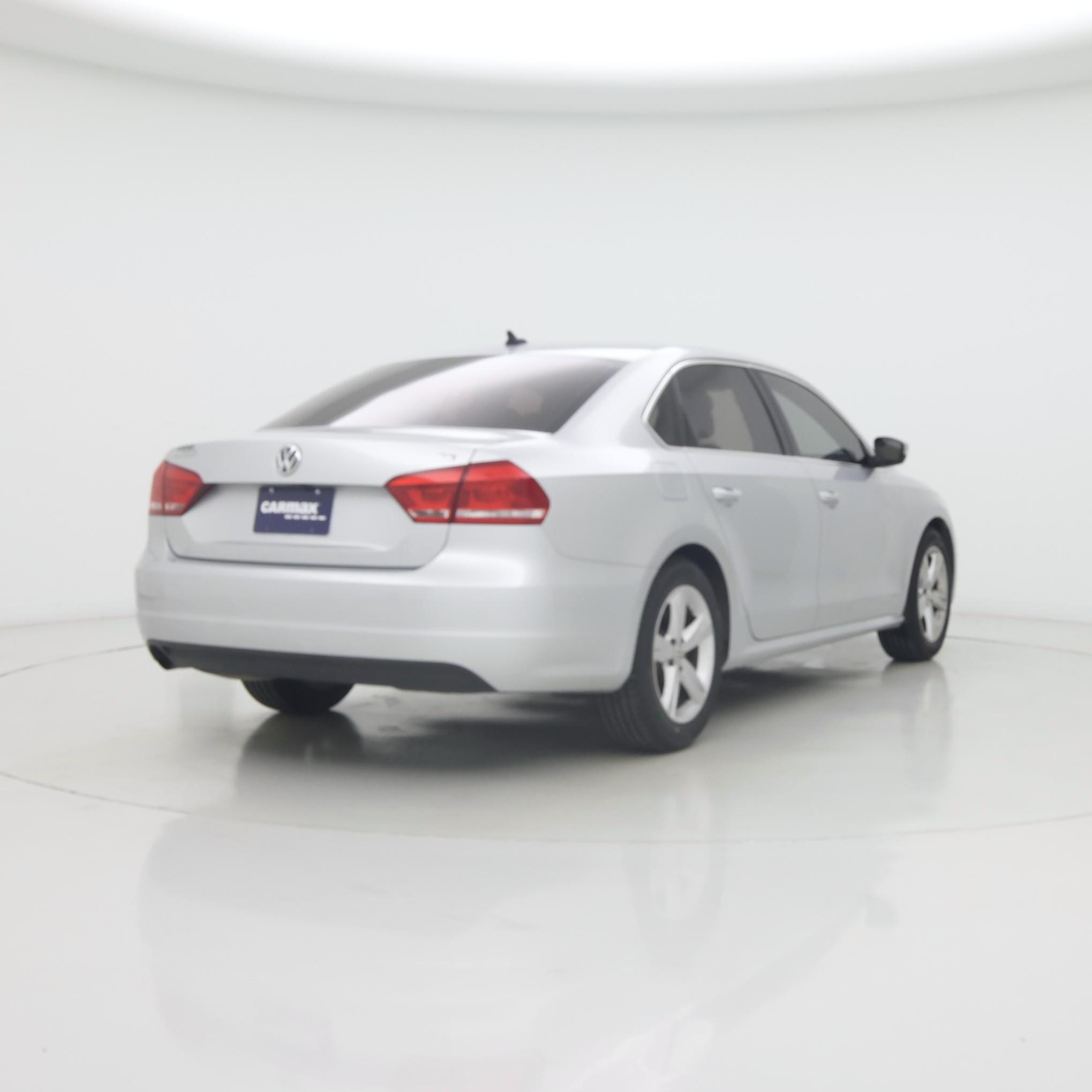 Thumbnail: 2015 Volkswagen Passat - 8