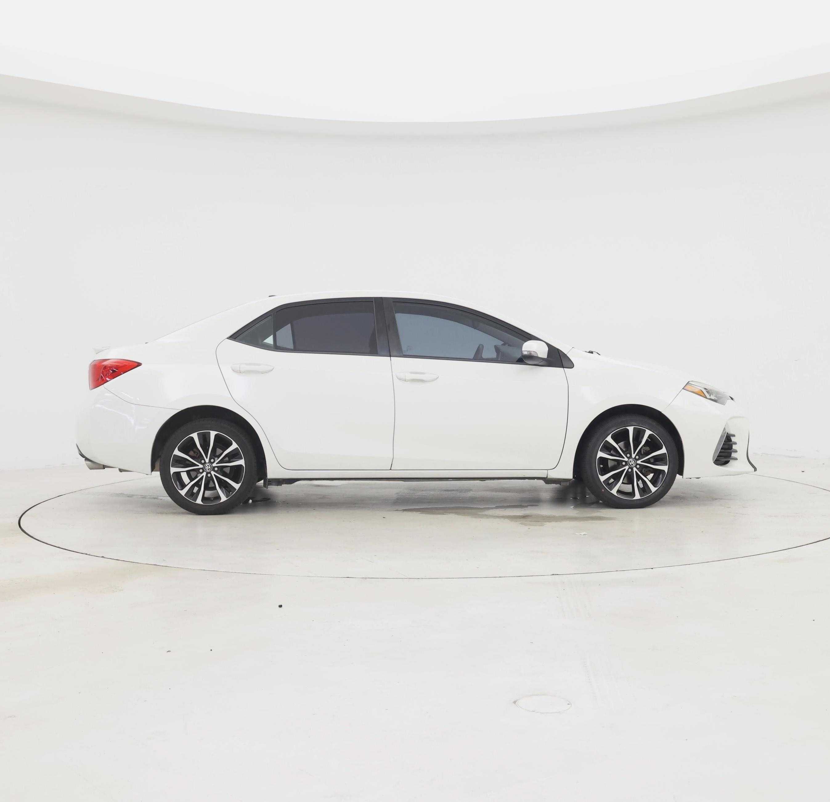 Thumbnail: 2017 Toyota Corolla - 7