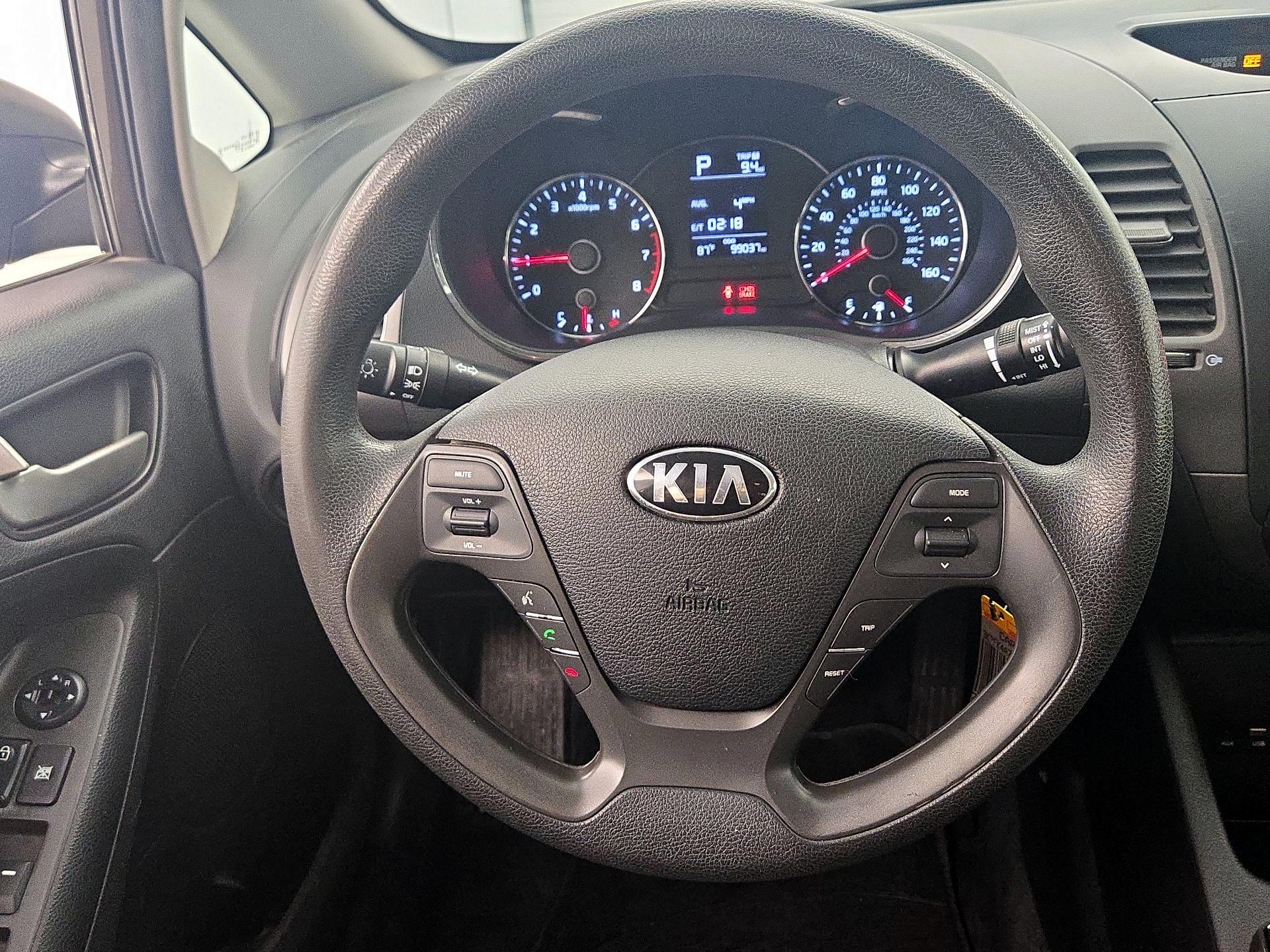 Thumbnail: 2017 Kia Forte - 10