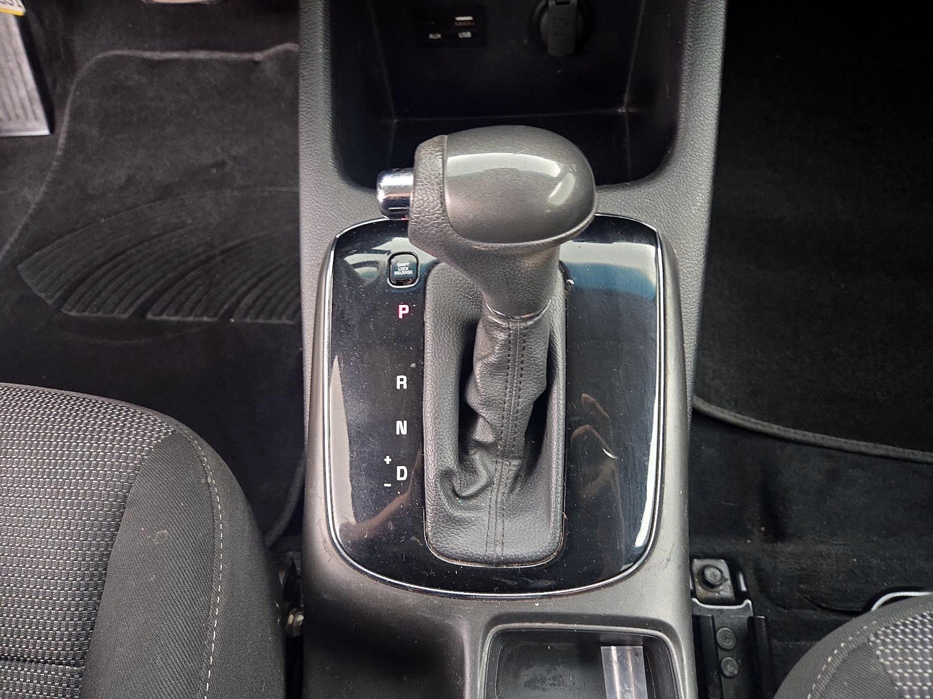 Thumbnail: 2017 Kia Forte - 16