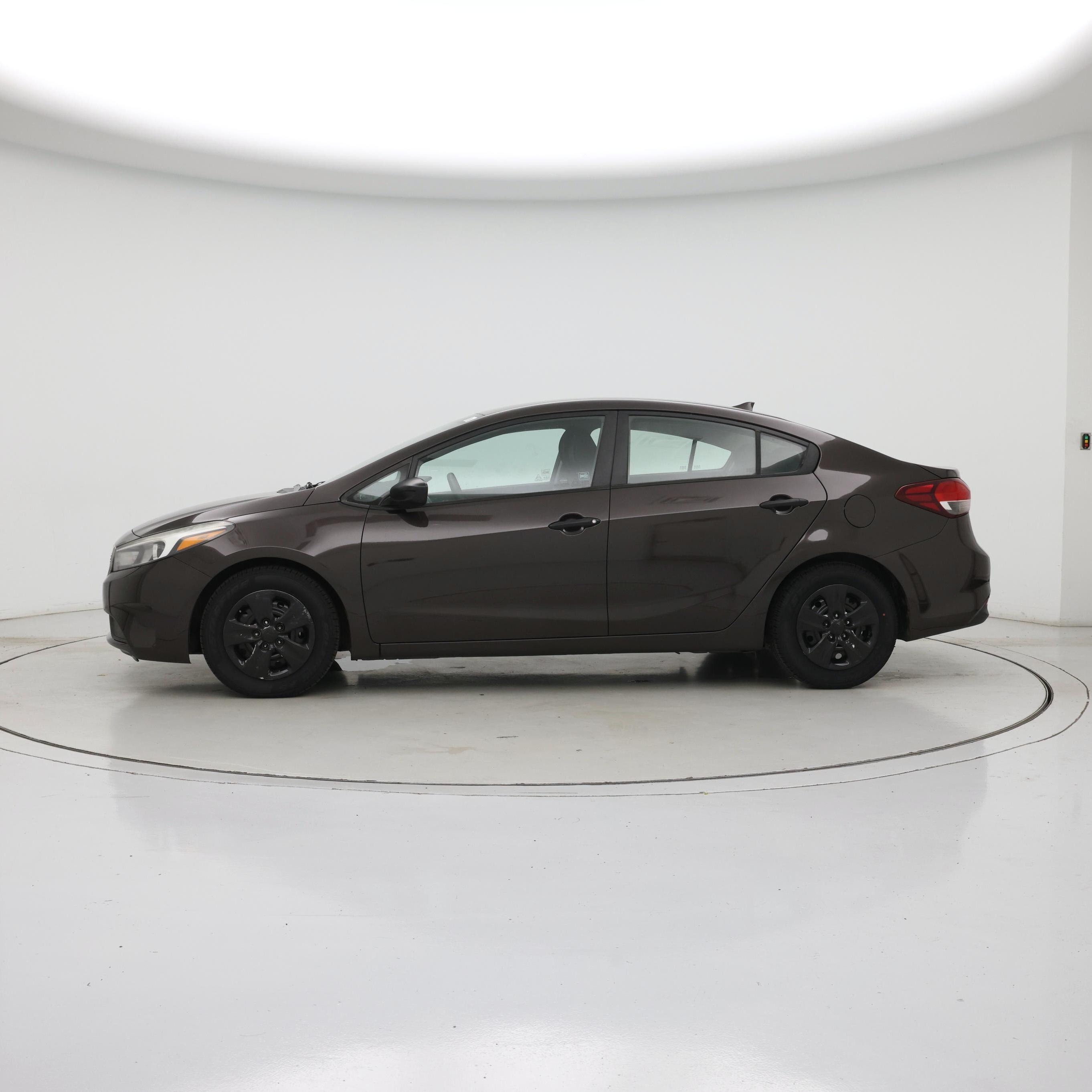 Thumbnail: 2017 Kia Forte - 3