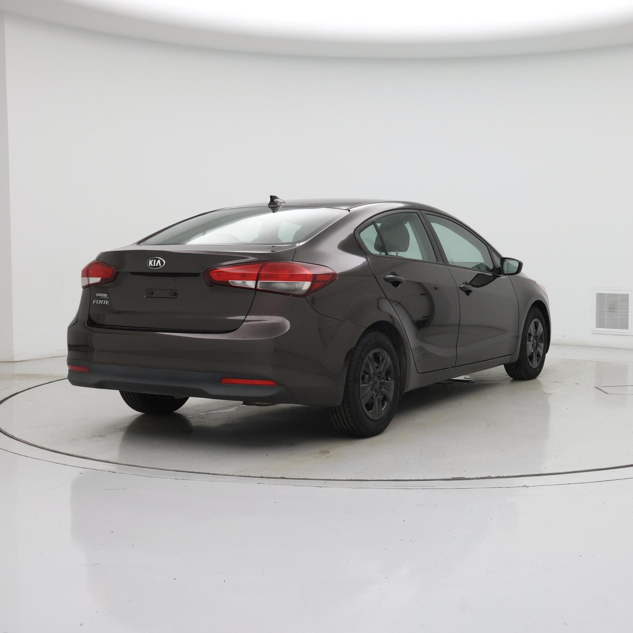 Thumbnail: 2017 Kia Forte - 8