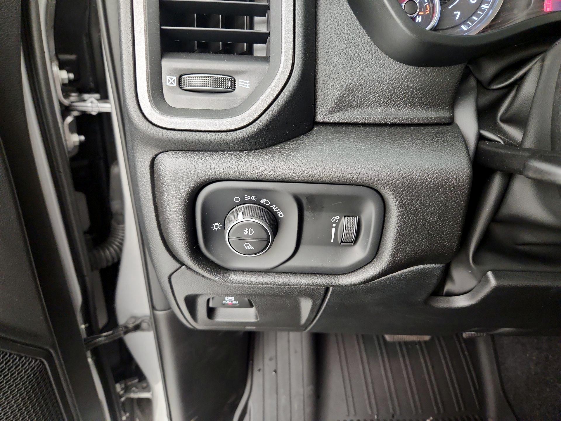 Thumbnail: 2025 RAM 1500 - 13