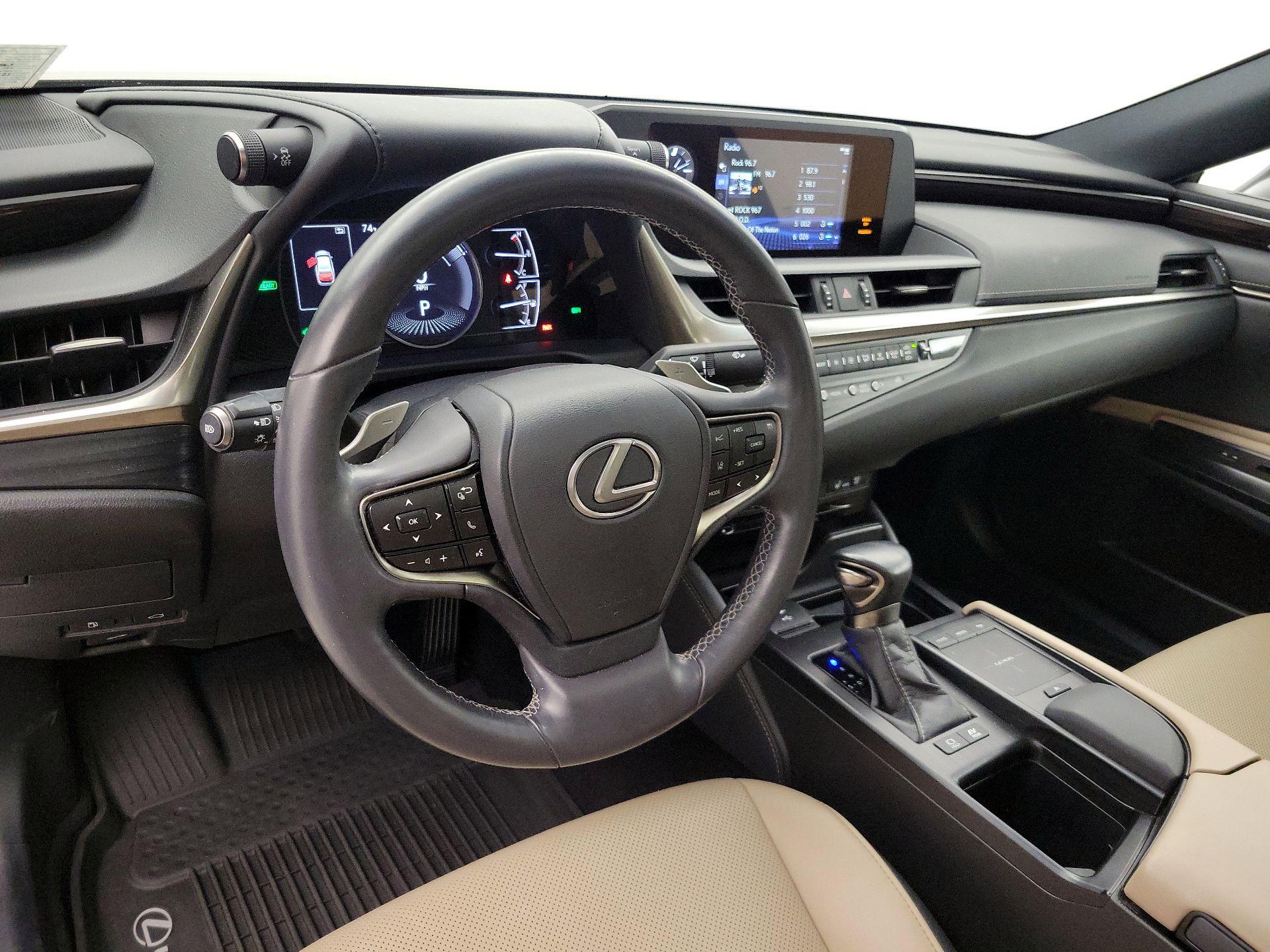 Thumbnail: 2021 Lexus ES - 9