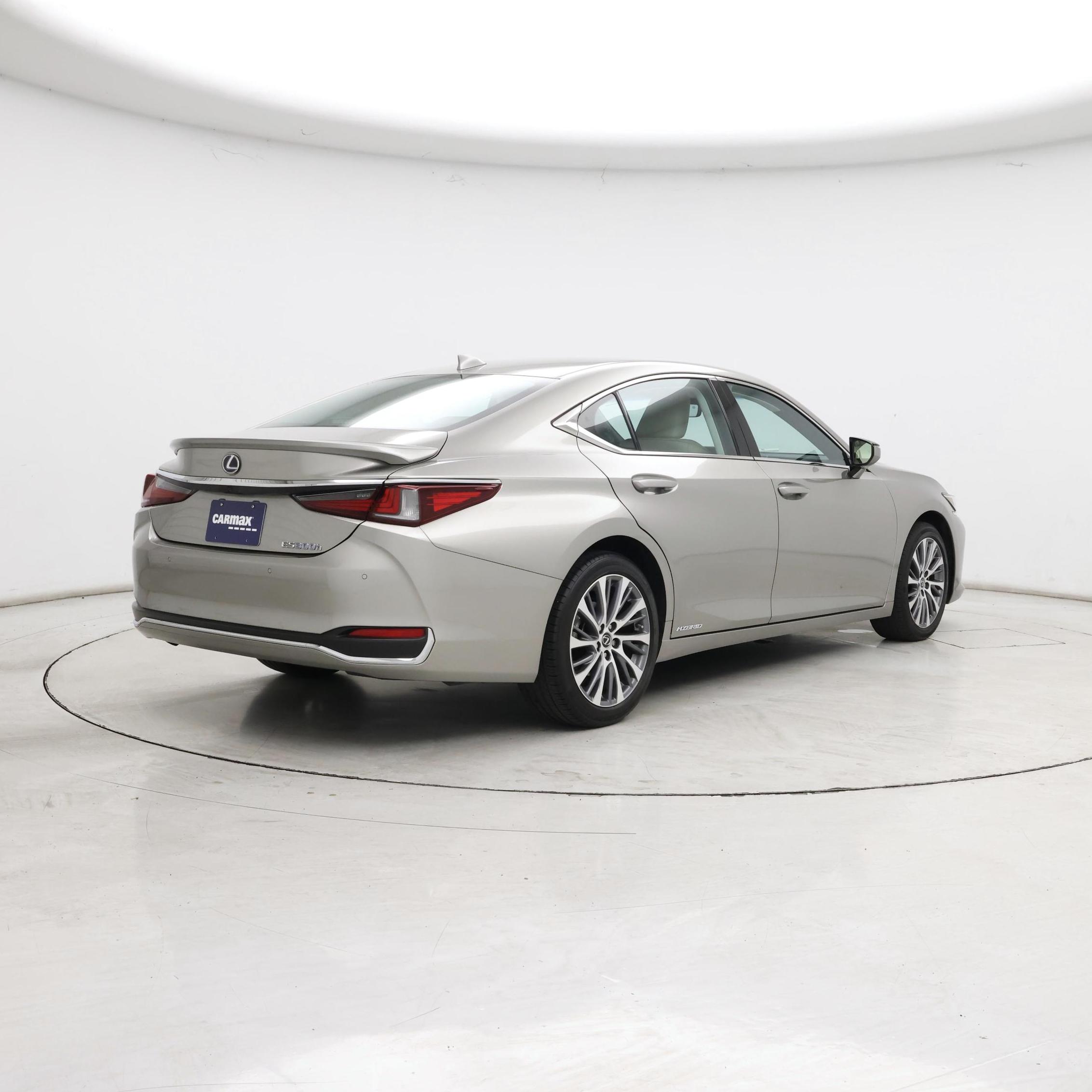 Thumbnail: 2021 Lexus ES - 8