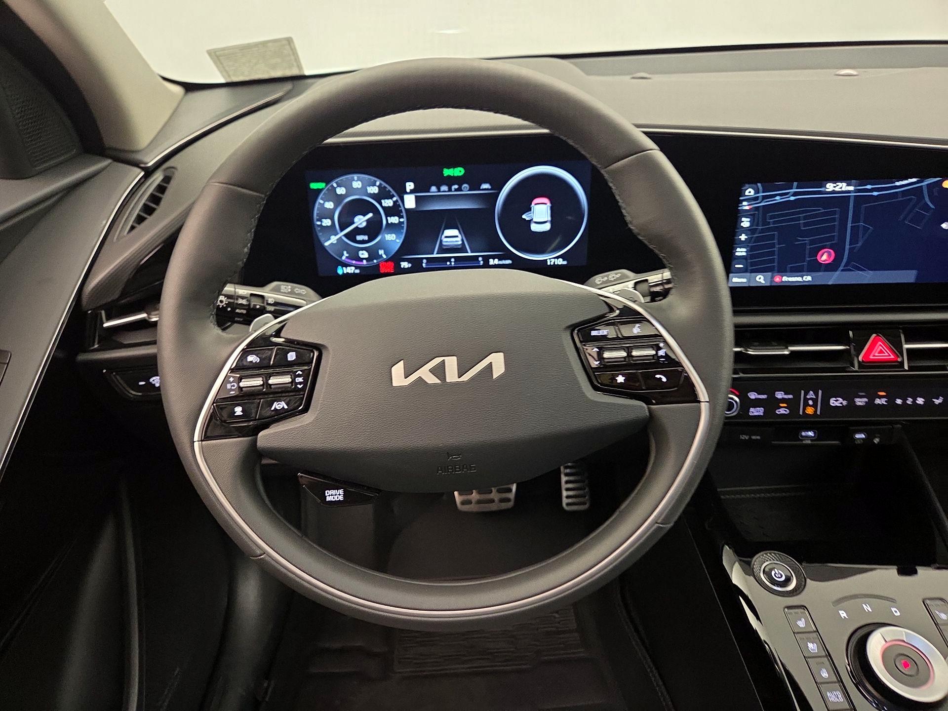 Thumbnail: 2025 Kia Niro - 10
