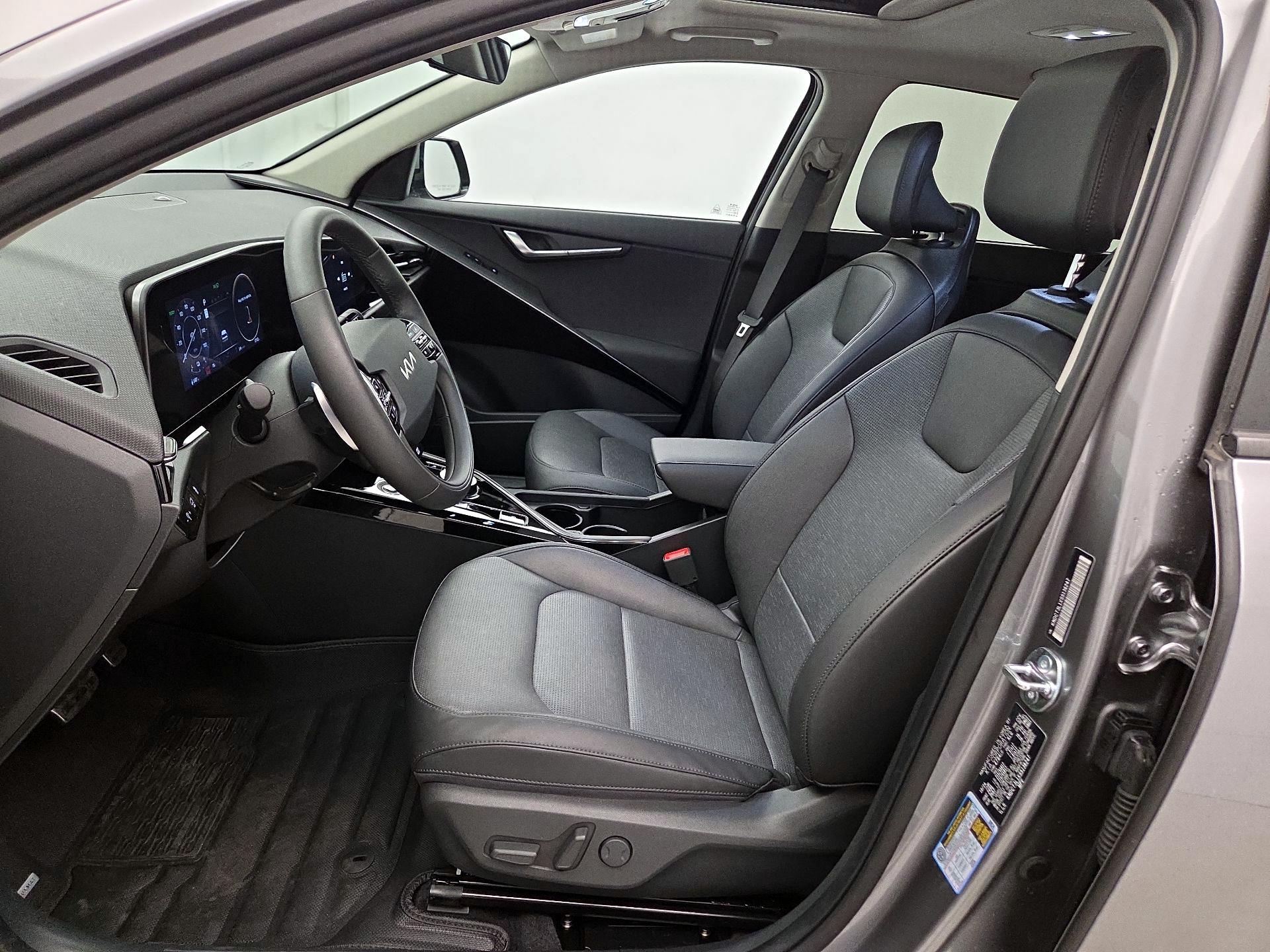 Thumbnail: 2025 Kia Niro - 11