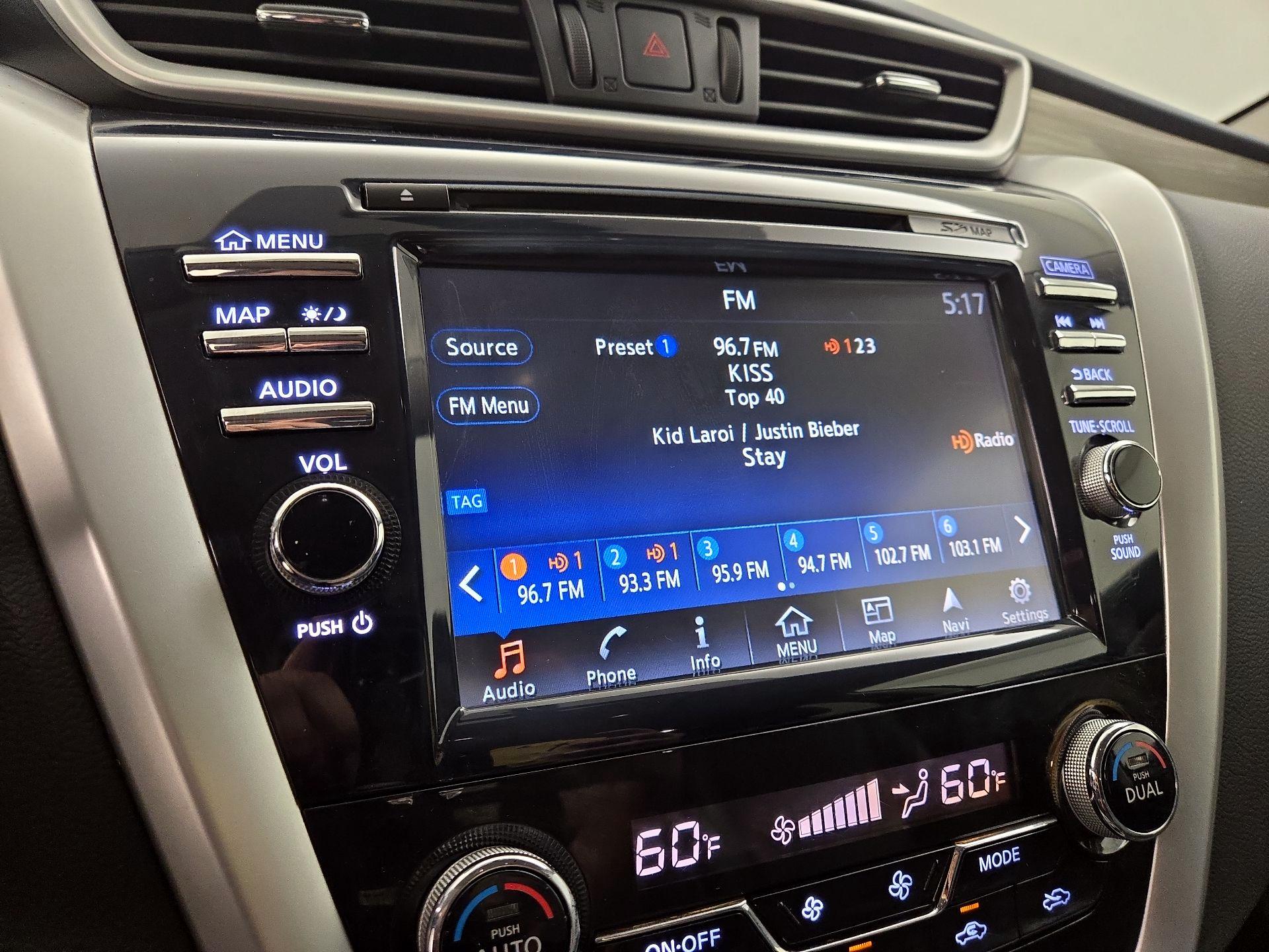 Thumbnail: 2016 Nissan Murano - 16