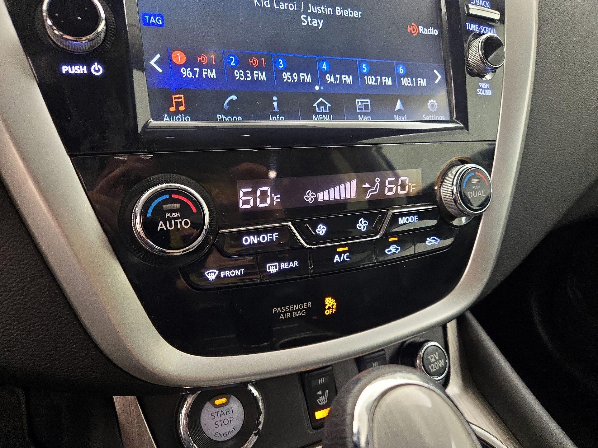 Thumbnail: 2016 Nissan Murano - 17