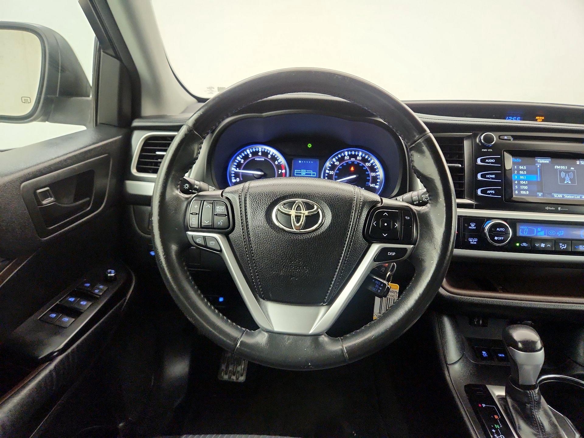 Thumbnail: 2014 Toyota Highlander - 10