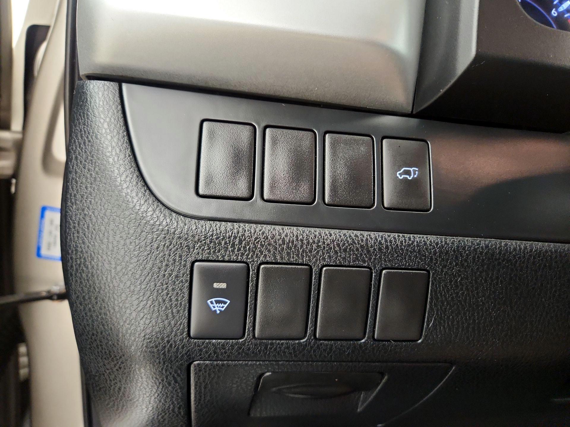 Thumbnail: 2014 Toyota Highlander - 13